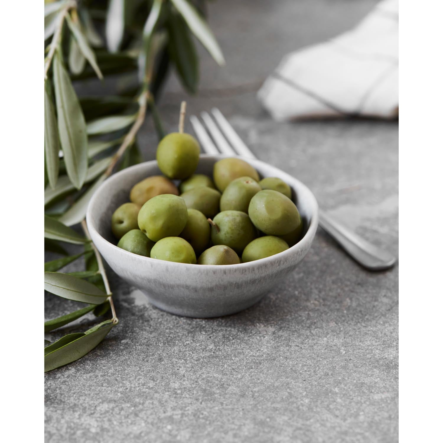 Elegante graue Schalen von House Doctor, ideal für stilvolle Tischdekoration und vielseitige Nutzung im Alltag.