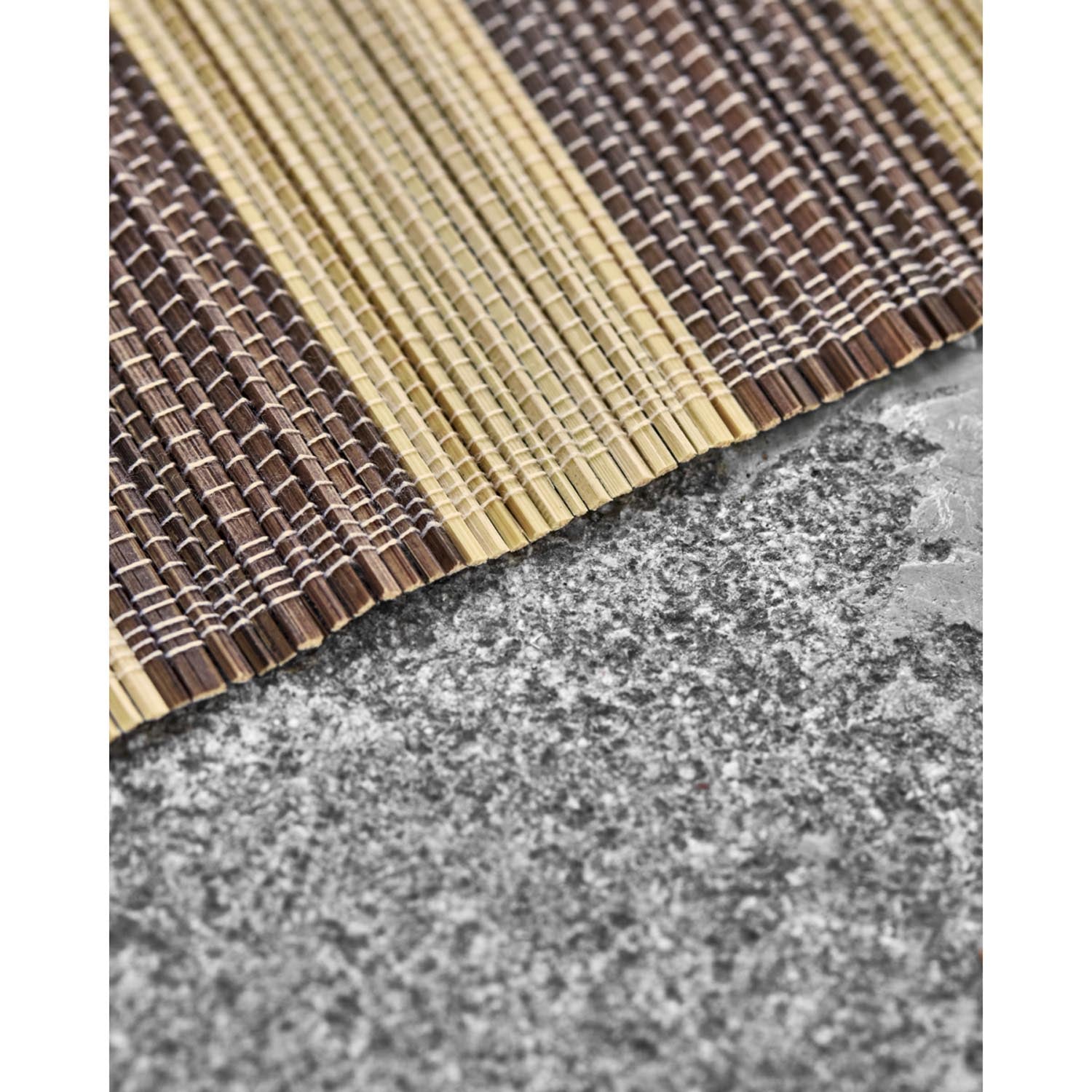 Stilvolles Tischset HDRayas von House Doctor in Braun und Naturfarben, perfekt für moderne und elegante Tischdekorationen.