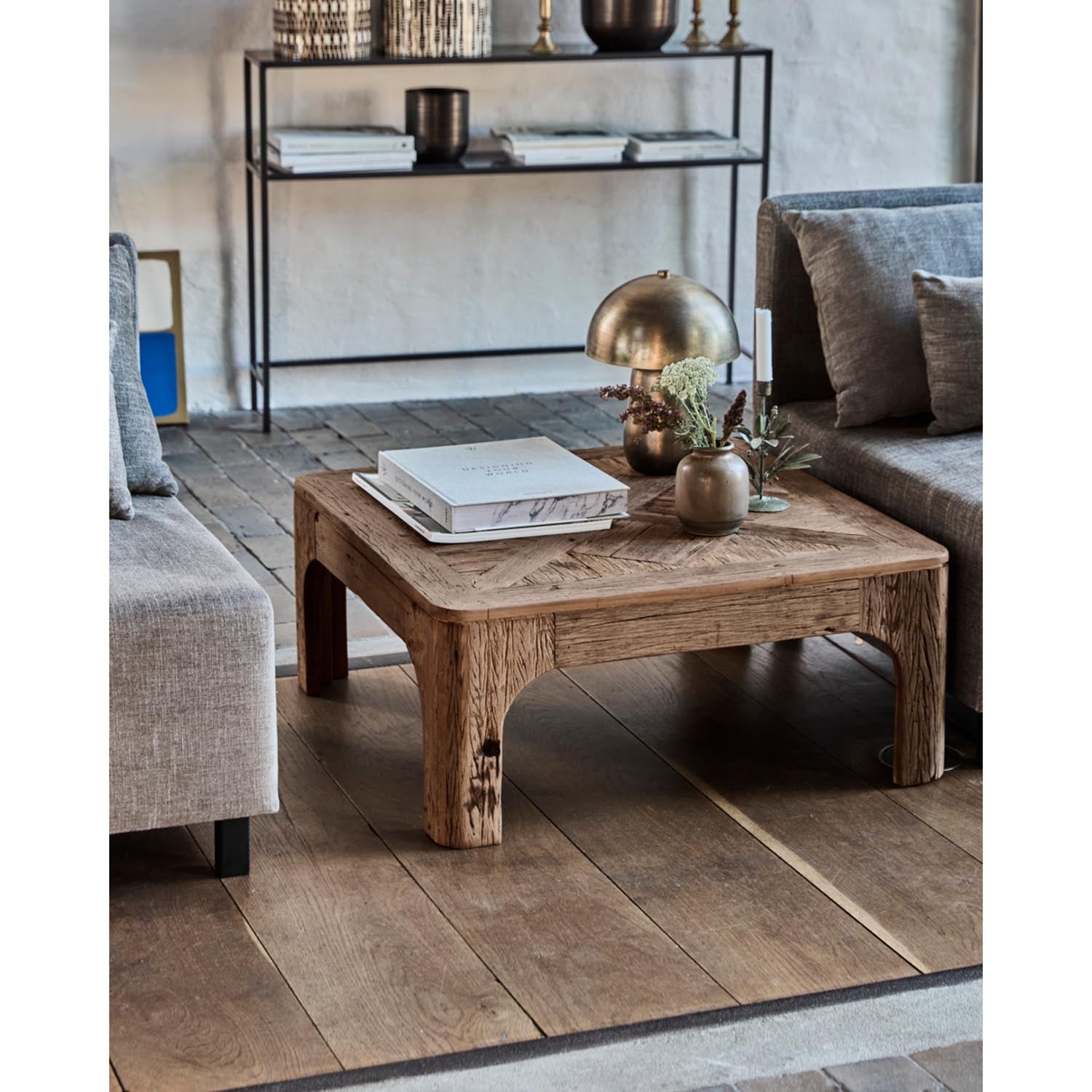 Eleganter Couchtisch HDCoff von House Doctor aus Naturholz, mit modernem Design und erstklassiger Handwerkskunst.