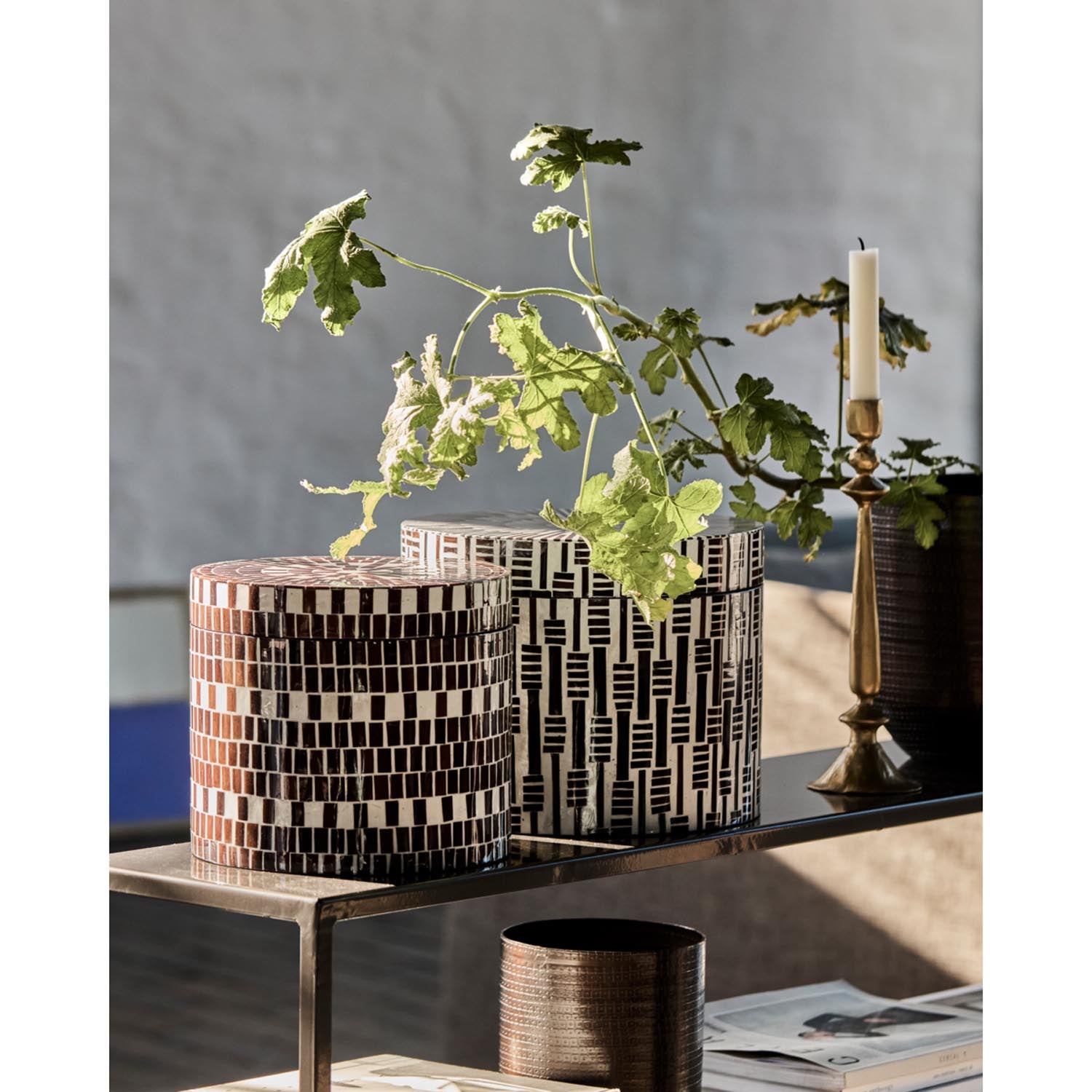 Stilvolle Aufbewahrungsschachteln von House Doctor in Braun und Naturtönen, ideal für organisiertes und modernes Wohnen.