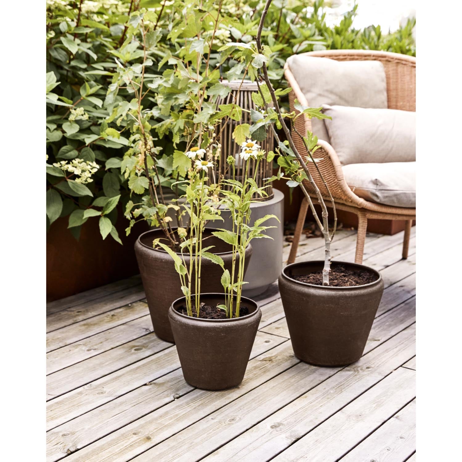 Eleganter Blumentopf aus antikem Braun, HDFunnel-Design von House Doctor, ideal für stilvolle Pflanzendekoration.