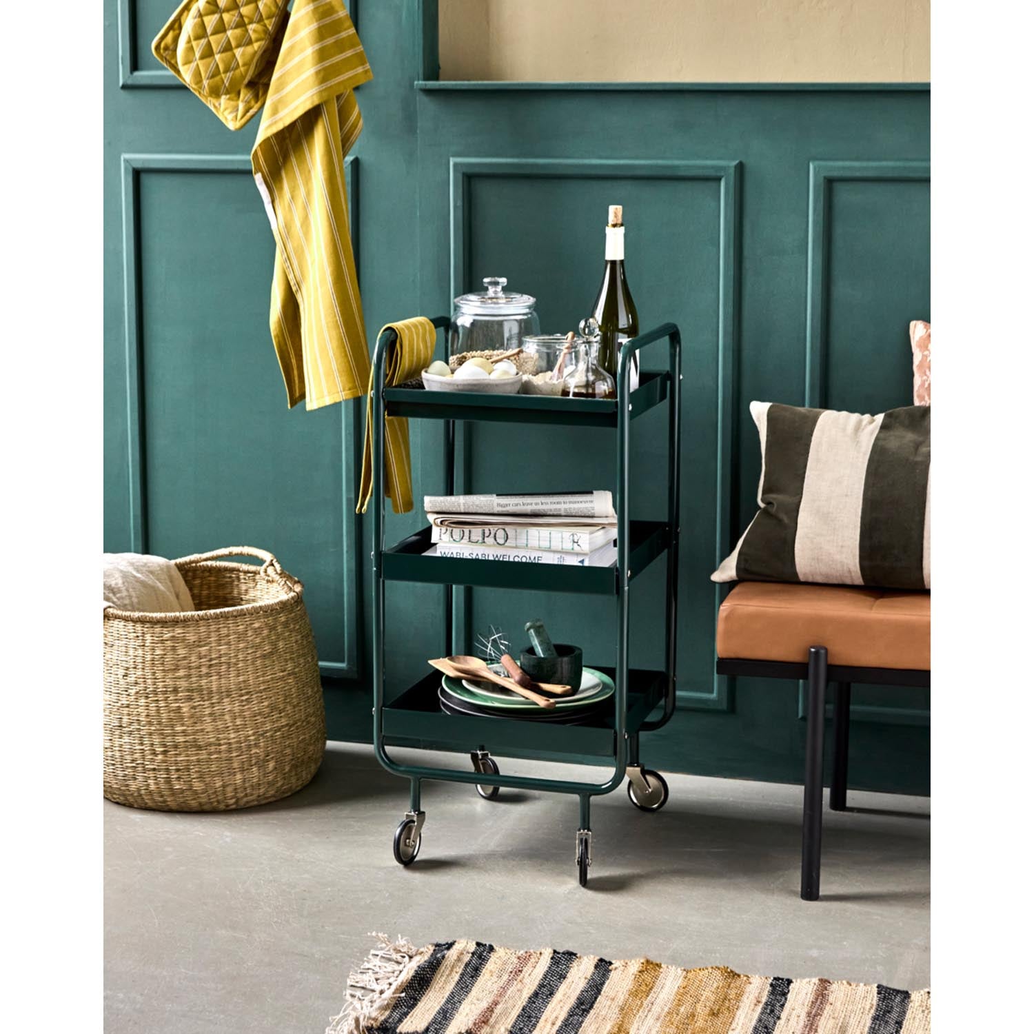 Stilvoller dunkelgrüner Trolley von House Doctor, ideal für vielseitige Aufbewahrung und Organisation in jedem Raum.