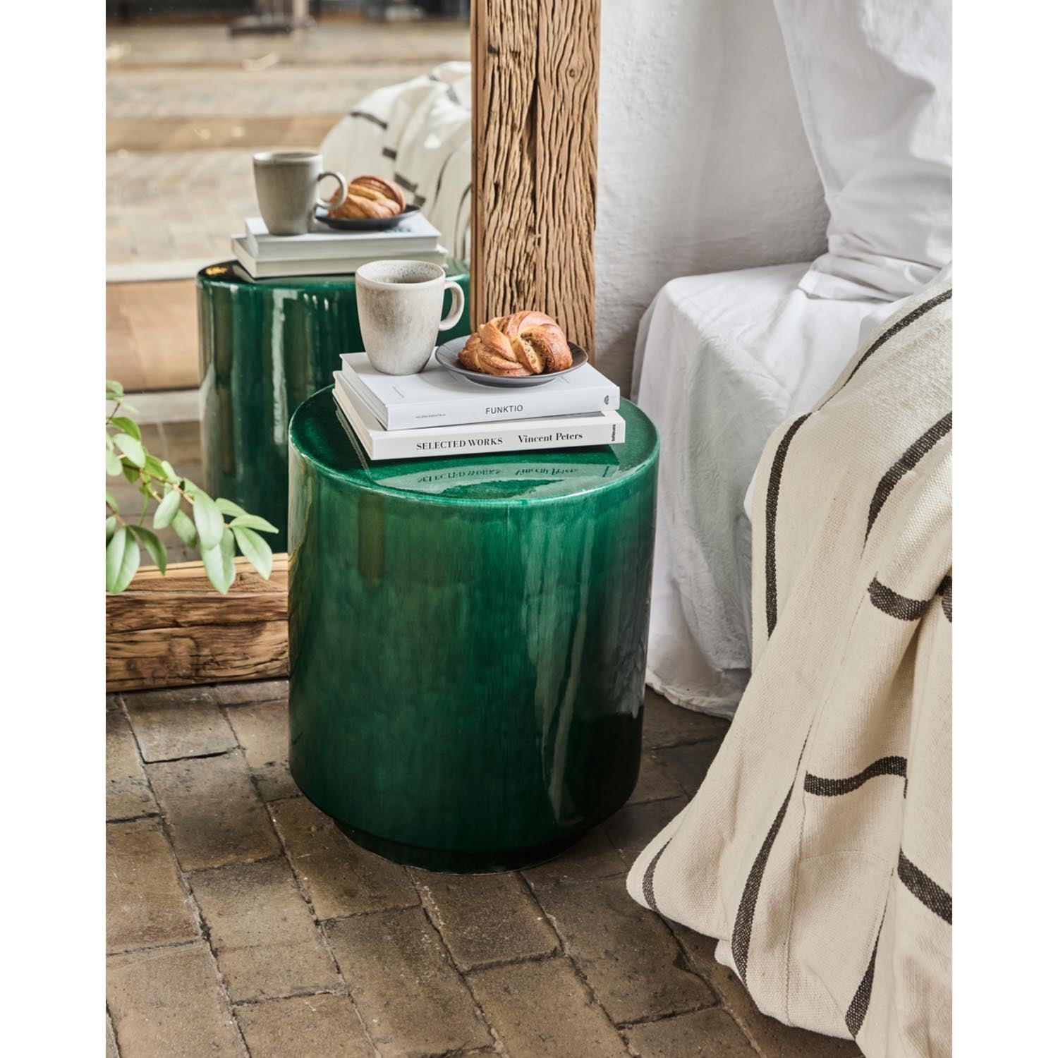 Moderner grüner Beistelltisch von House Doctor, ideal für stilvolle Akzente in jedem Raum, vielseitig und elegant.