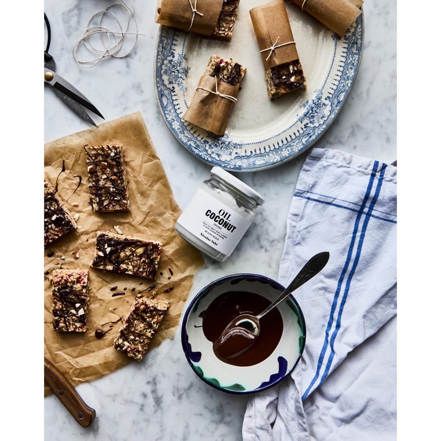 Bio-Kokosöl von Nicolas Vahé, vielseitig einsetzbar in der Küche, ideal zum Braten, Backen oder als Zutat für gesunde Rezepte.