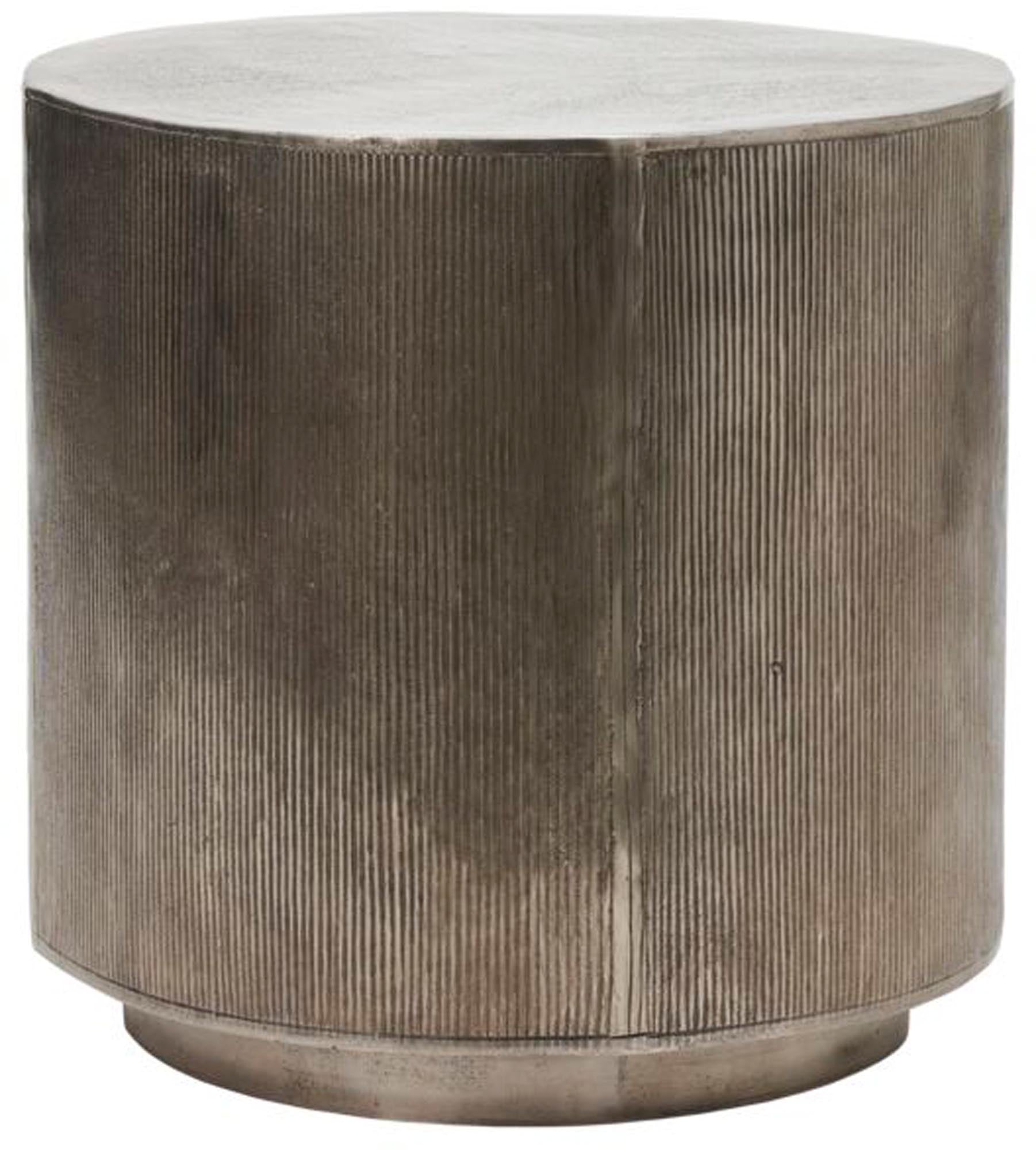 Eleganter silberner Couchtisch Rota von House Doctor mit vertikalen Rillen und einzigartigem Charme. Ideal für stilvolle Wohnzimmer.