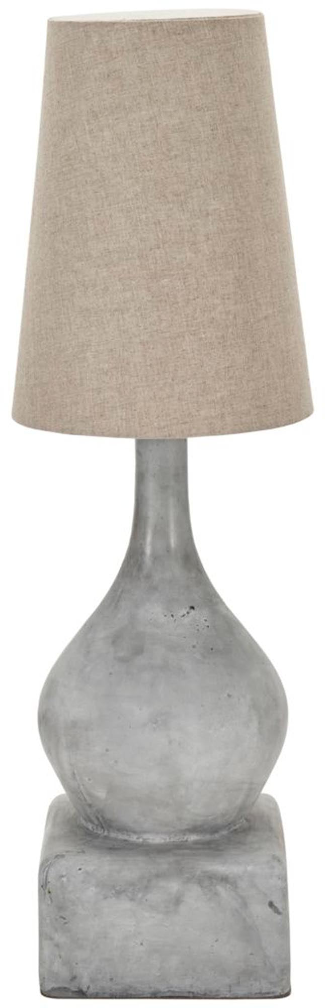 Sage Stehlampe: Statement-Leuchte von House Doctor, Faserzementfuss, Leinen-Schirm, skulpturales Design, stimmungsvolle Beleuchtung.