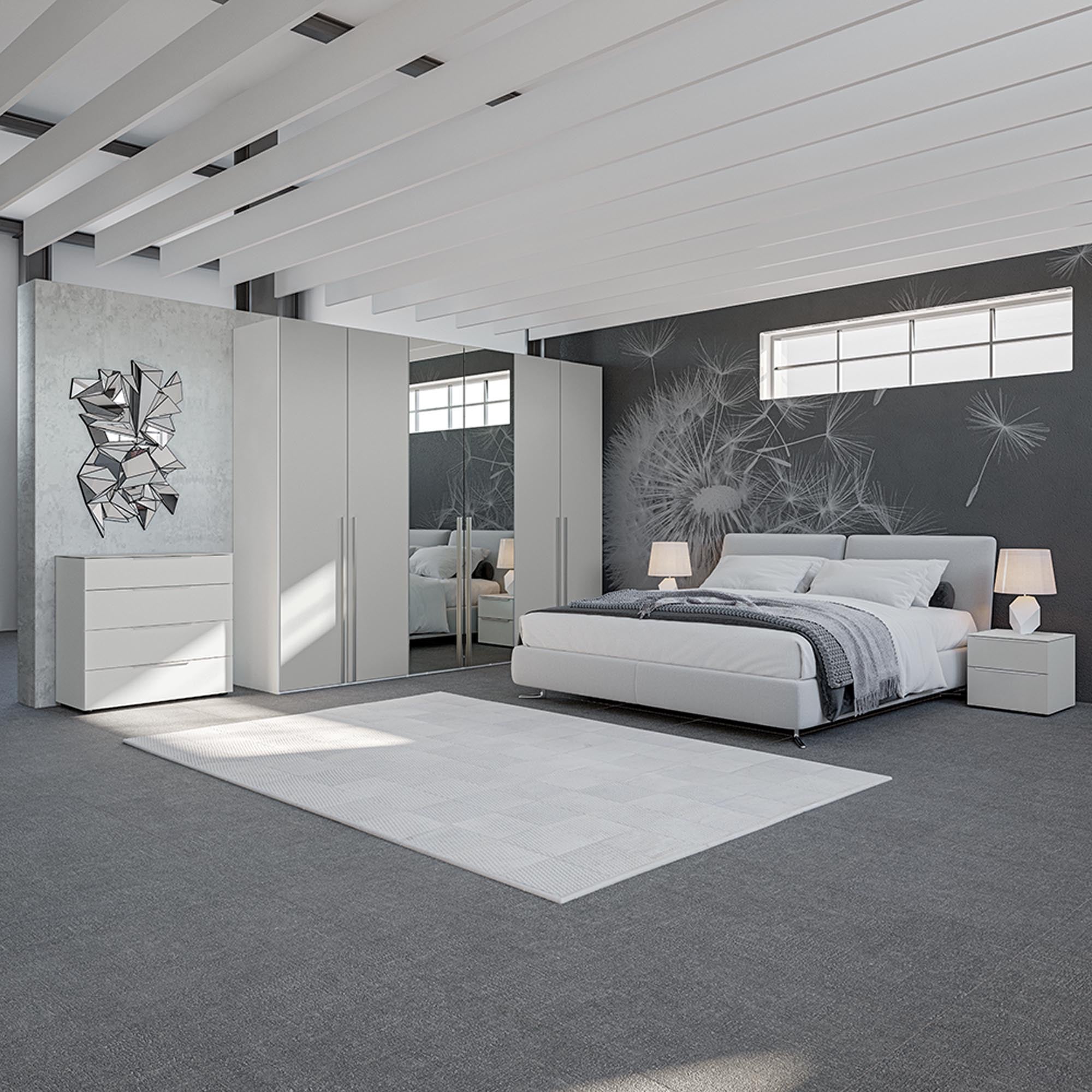 Eleganter 6-türiger Jutzler Schrank in Hellgrau für optimalen Stauraum.