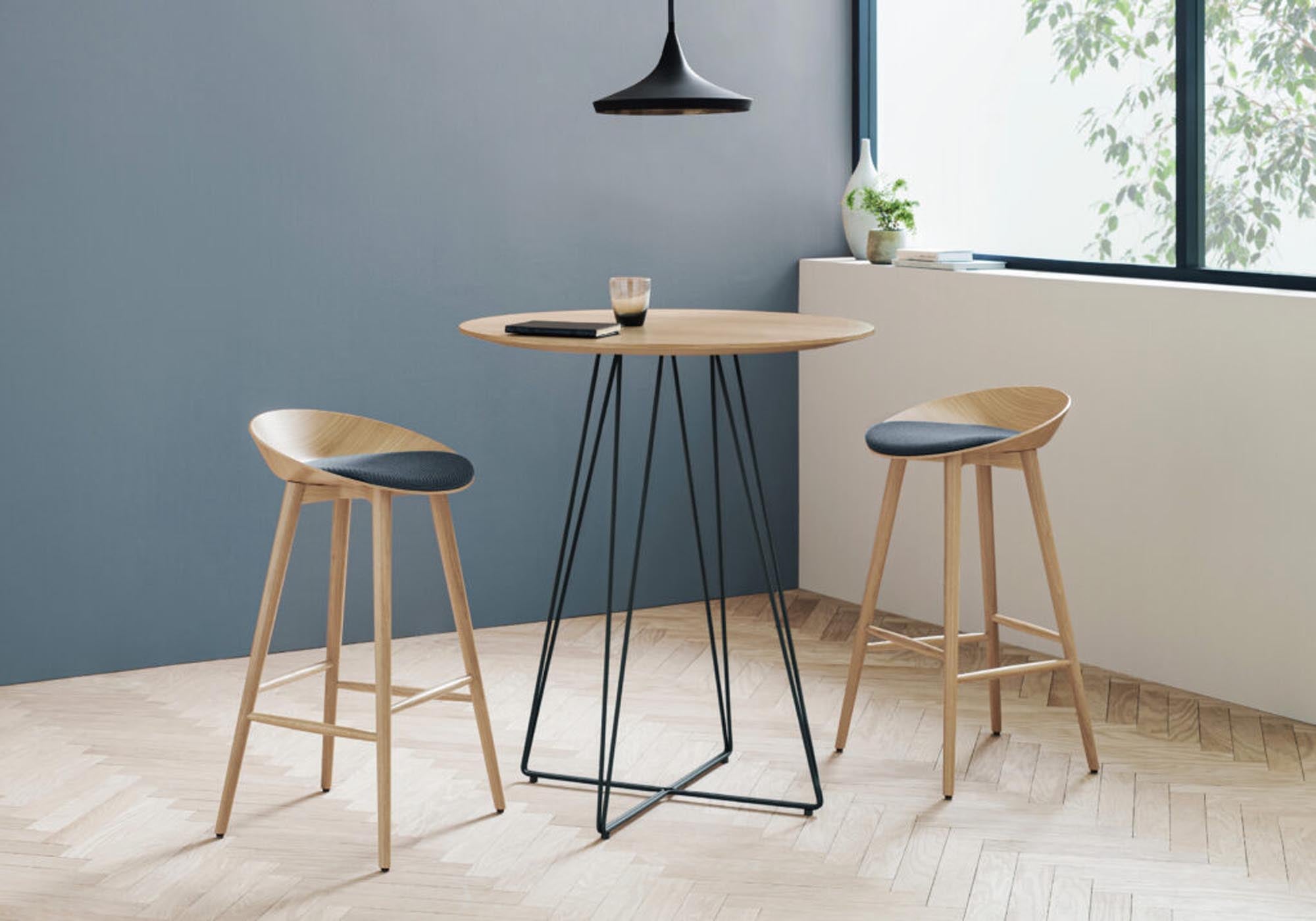 Muse von Mobimex: Stilvoller Barhocker für zeitlose Räume.