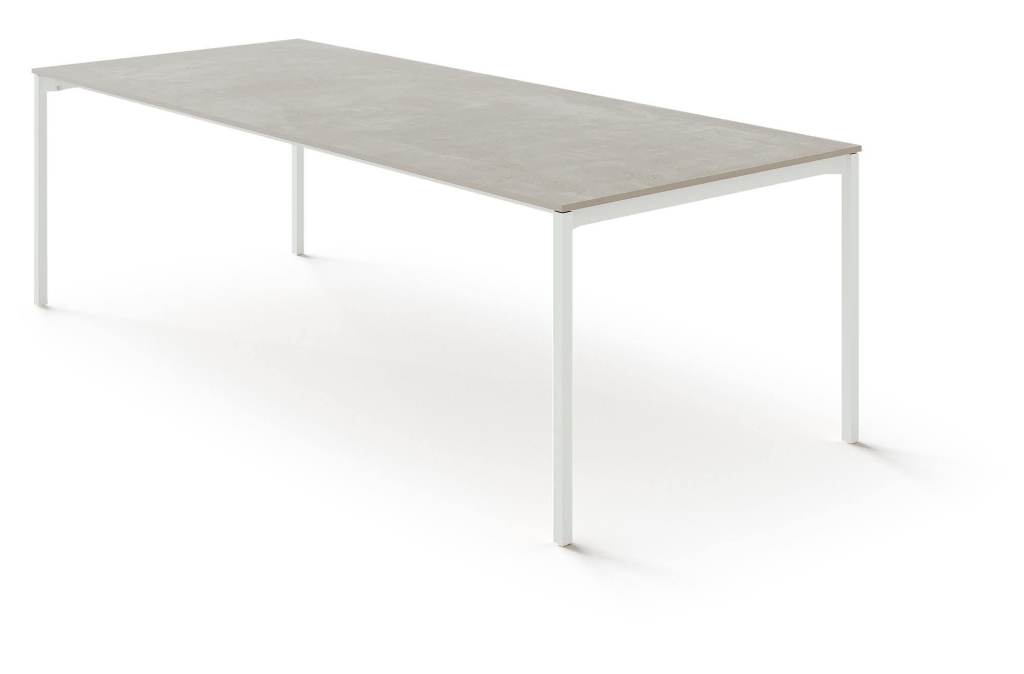 Robuster Dan Outside Keramiktisch von Mobimex für Gartenfreunde.