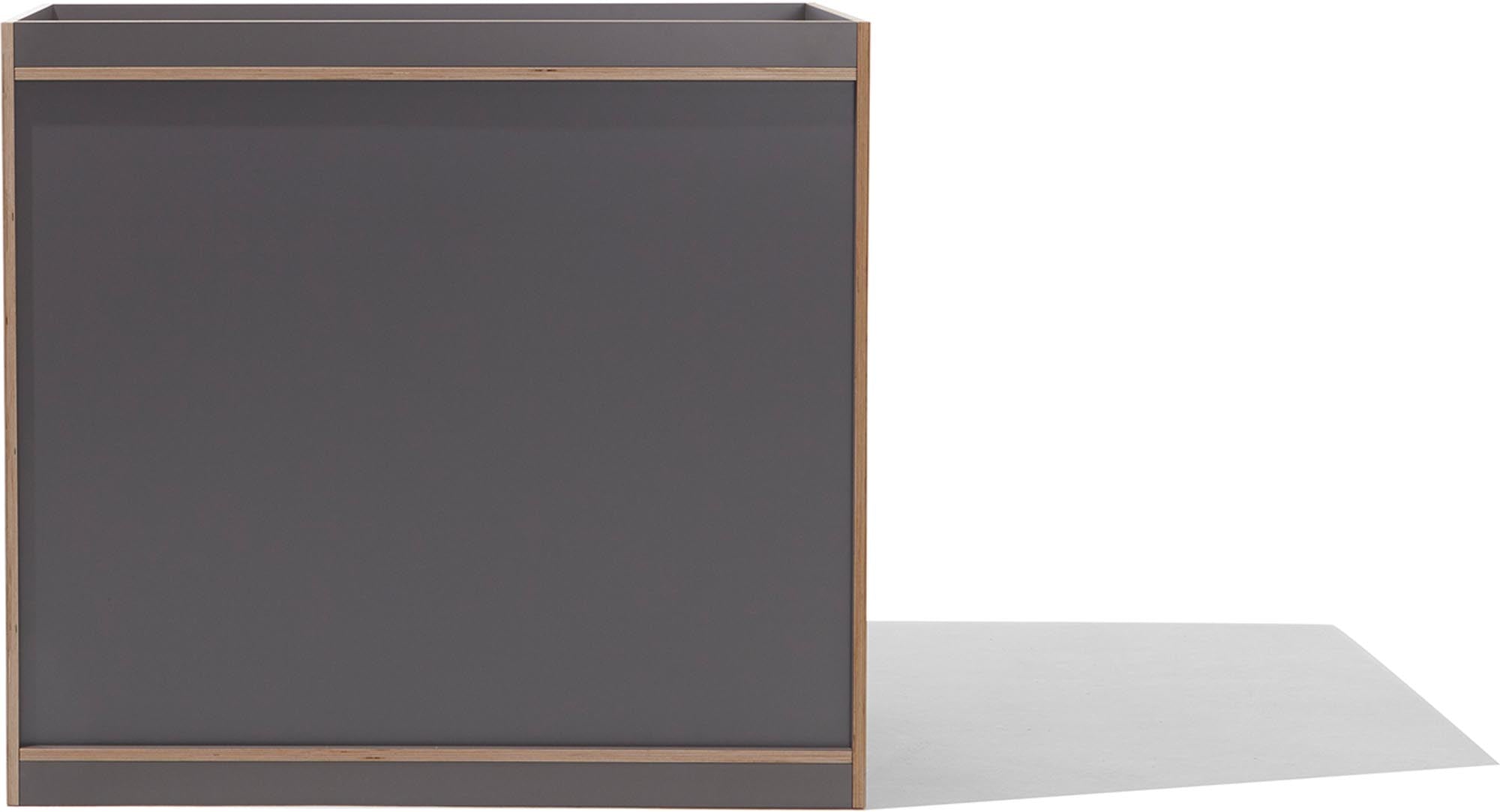 Moderne FLAI Kommode mit 4 Schubladen von Müller Möbelwerkstätten.