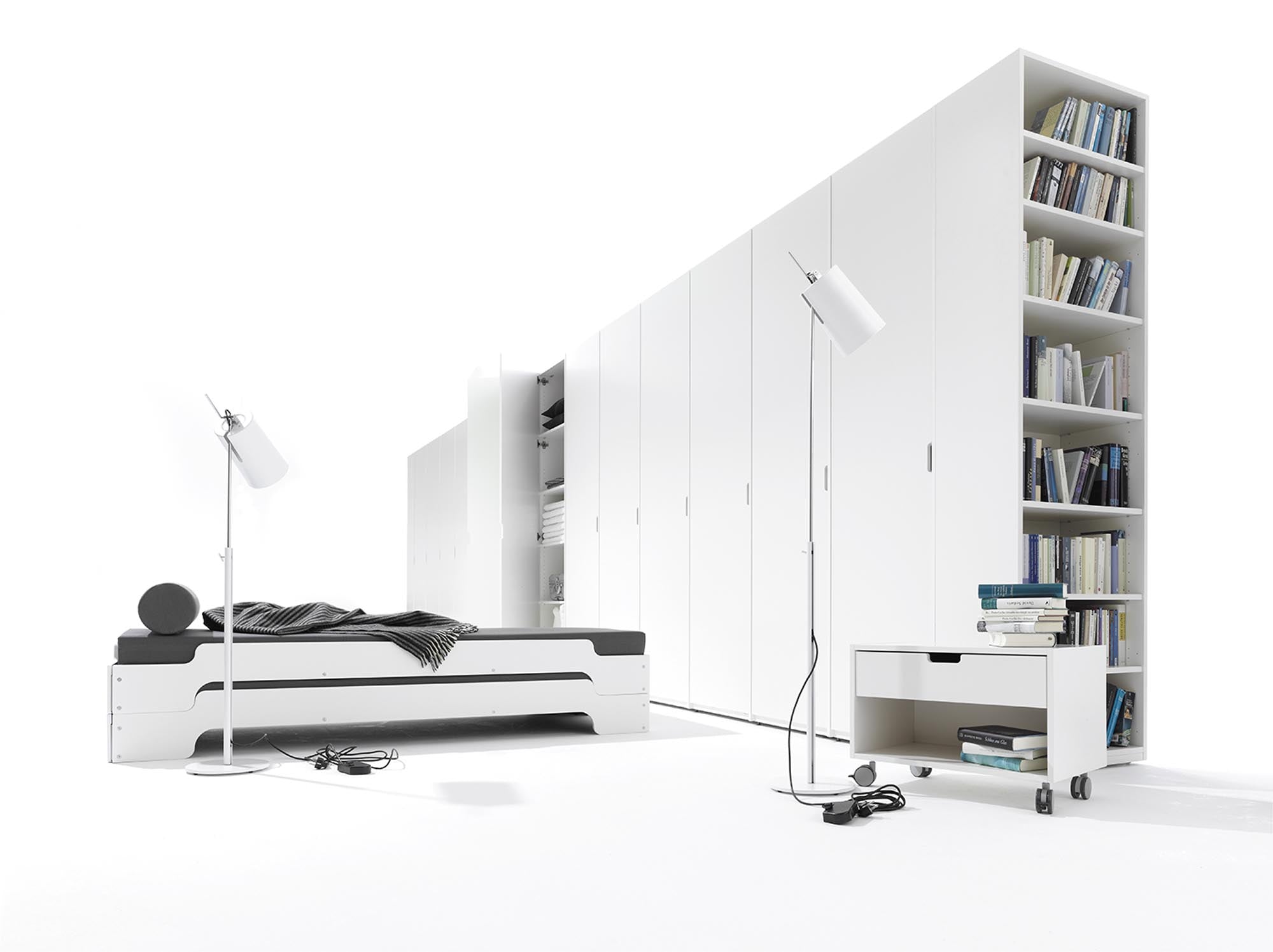 Der modulare Nachttisch von Müller Möbelwerkstätten vereint Funktionalität und zeitloses Design. Ideal für jeden Schlafraum.