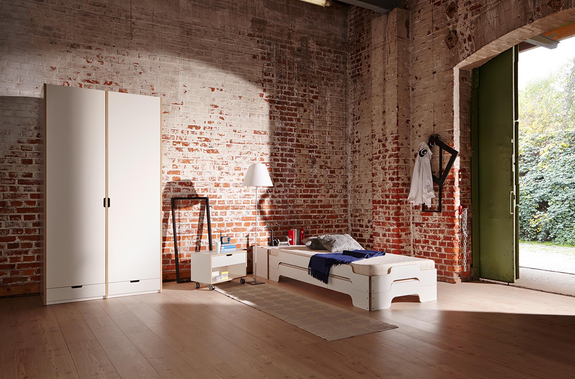 Vielseitiger Nachttisch von Müller: Modularität trifft auf Eleganz.