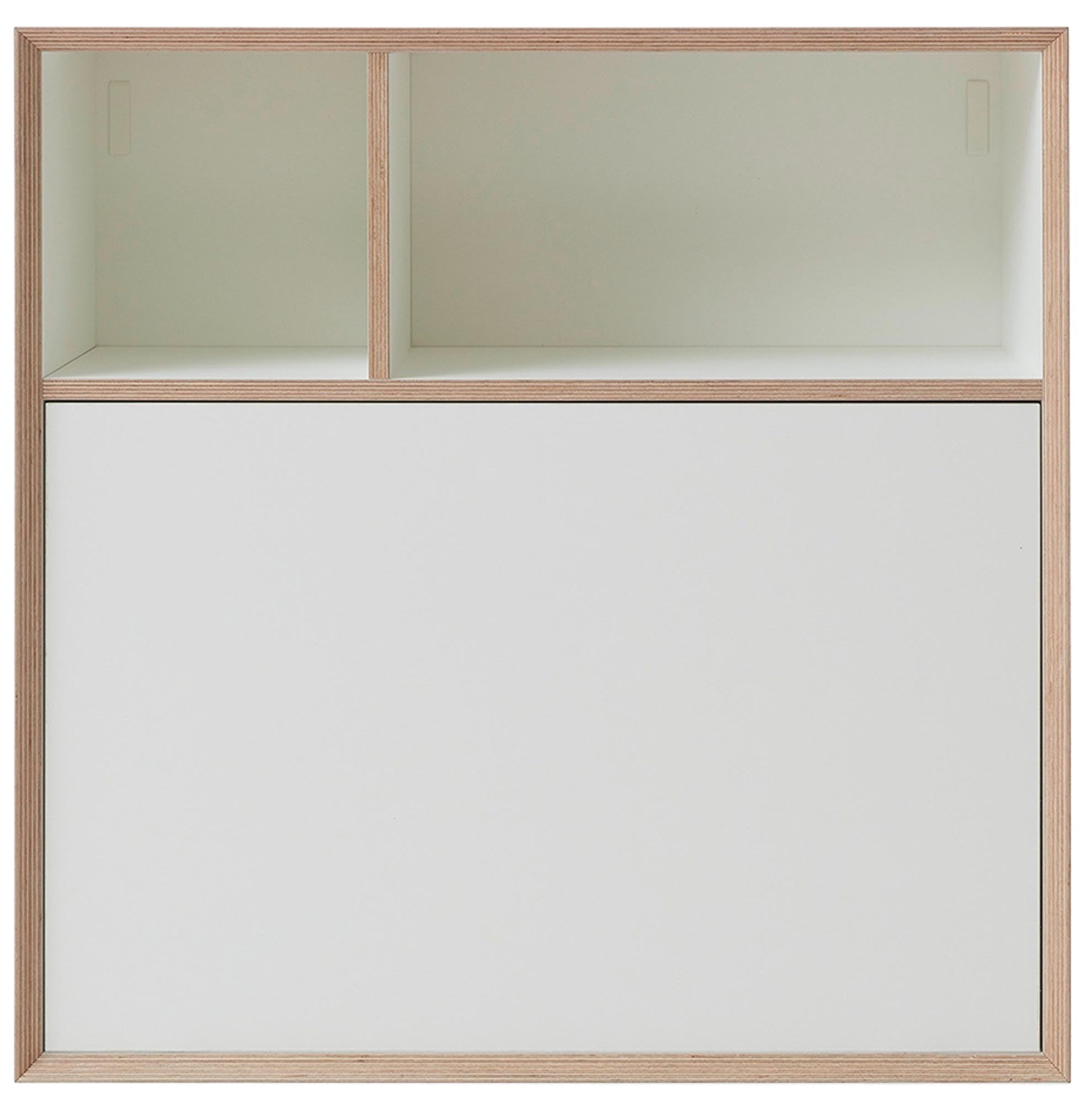Vielseitiges VERTIKO PLY: Weisses Birkenholz, grifflos, push-to-open, als Sekretär oder Minibar nutzbar, flexibel platzierbar.