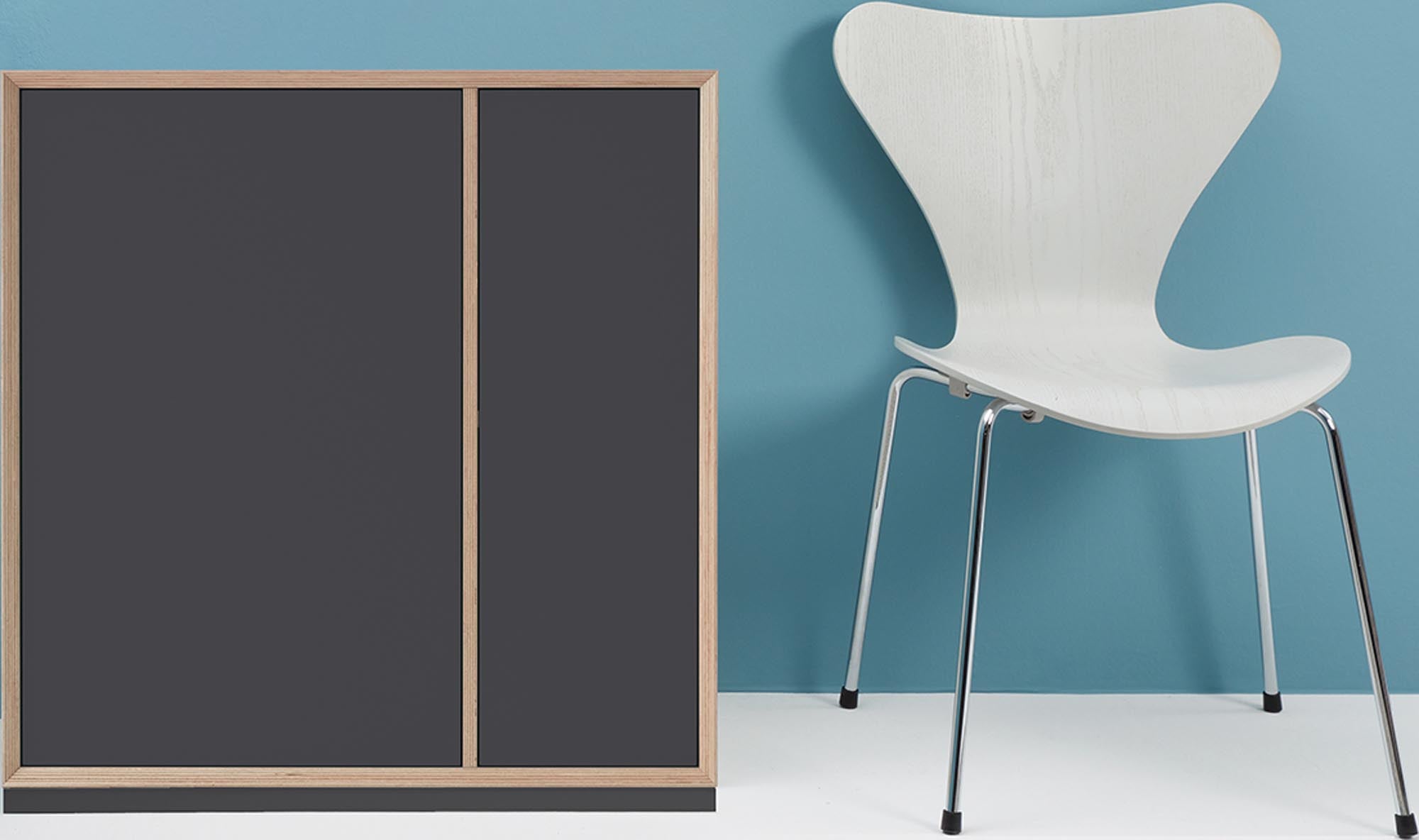 Vertiko Ply NINE: Zeitloses Design für stilvolle Wohnräume.