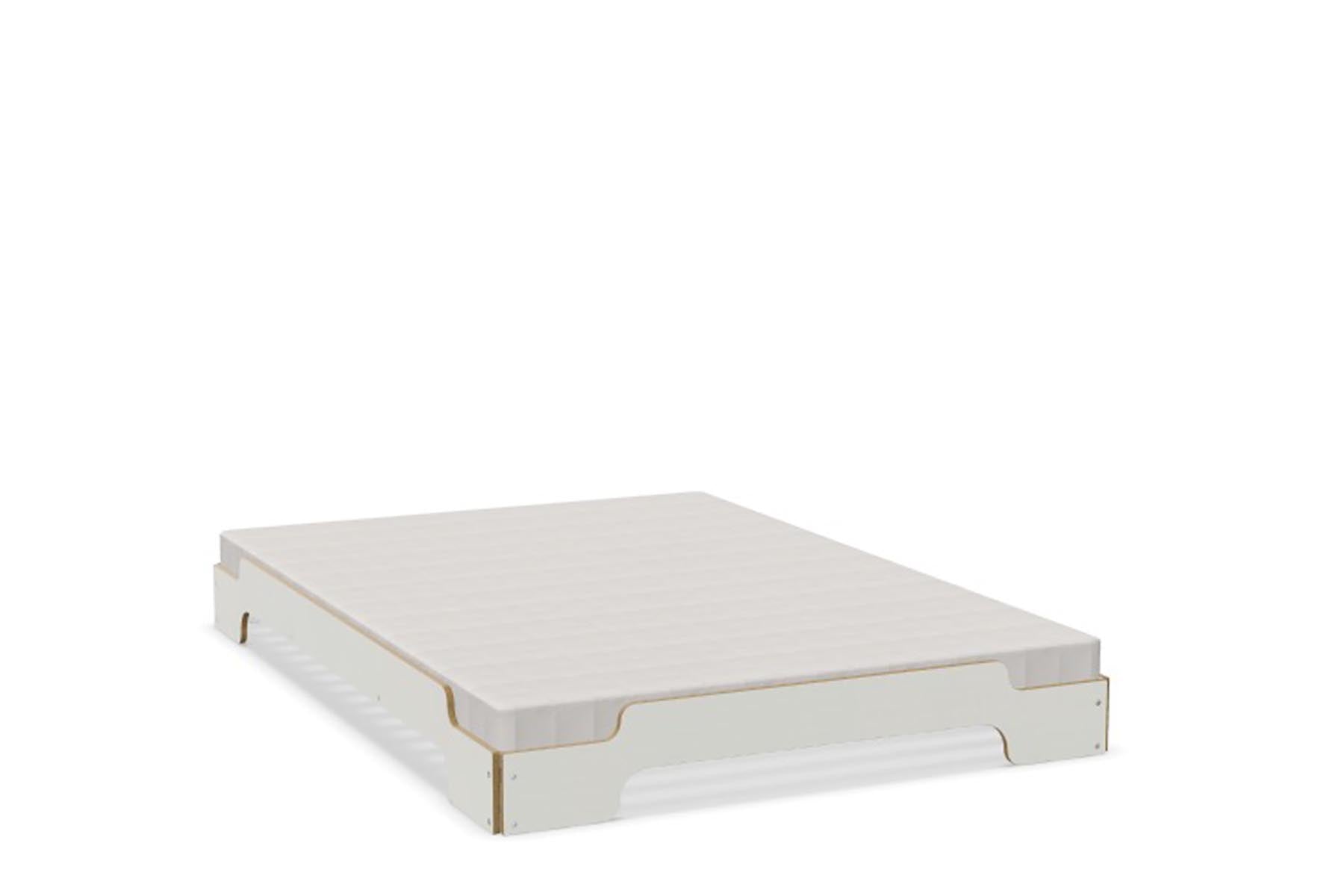 Elegante Stapelliege Klassik: Perfekte Lösung für flexible Räume.