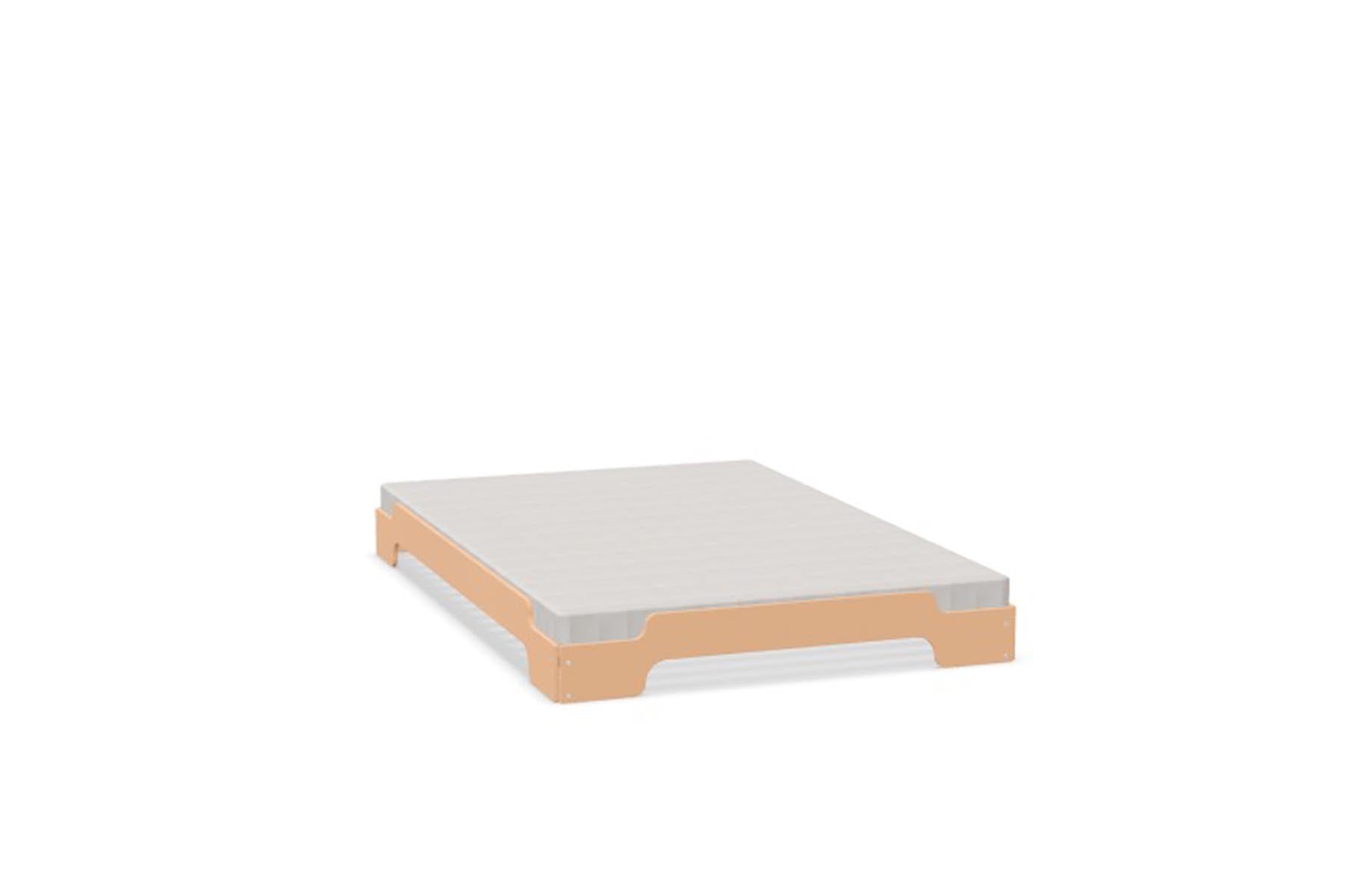 Entdecken Sie die Stapelliege Klassik von Müller Möbelwerkstätten – ein zeitloses, platzsparendes Design, das Funktionalität und Eleganz vereint.