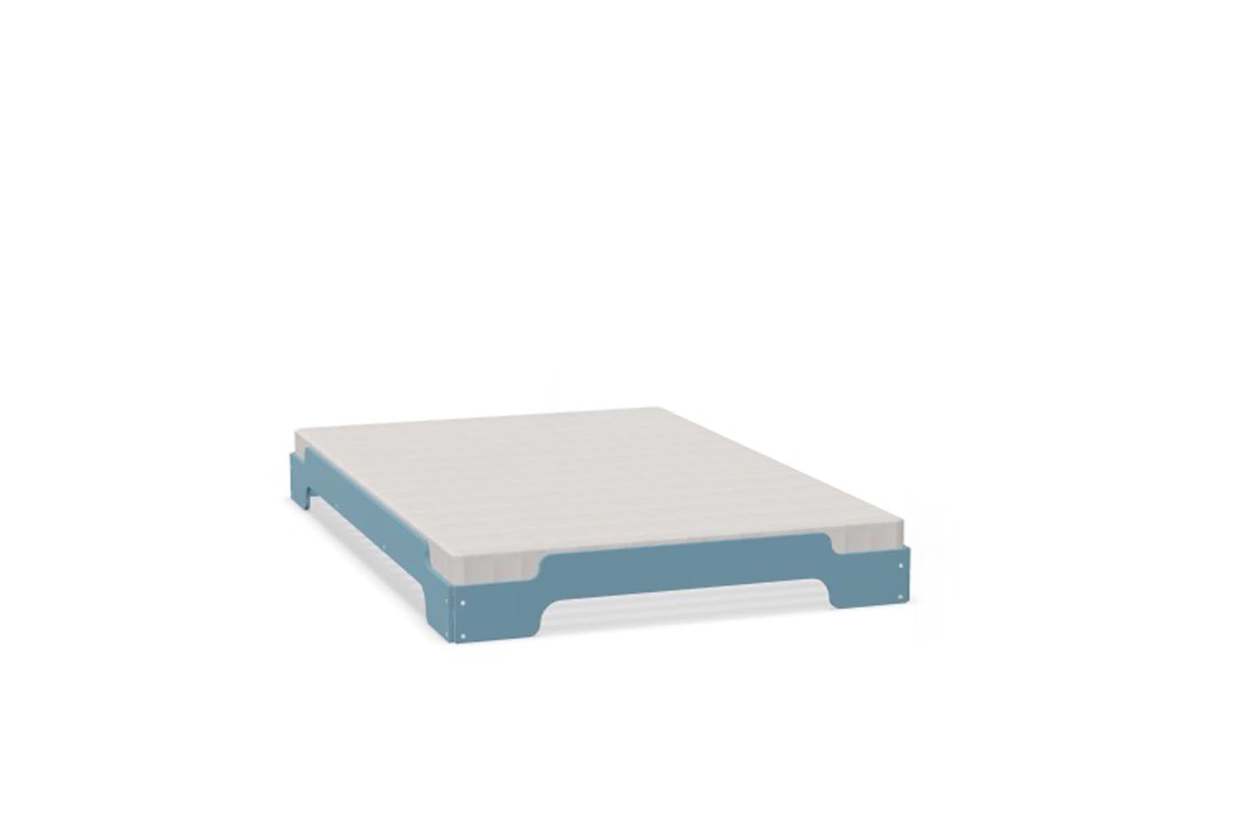 Elegante Stapelliege Klassik: Perfekte Lösung für flexible Räume.