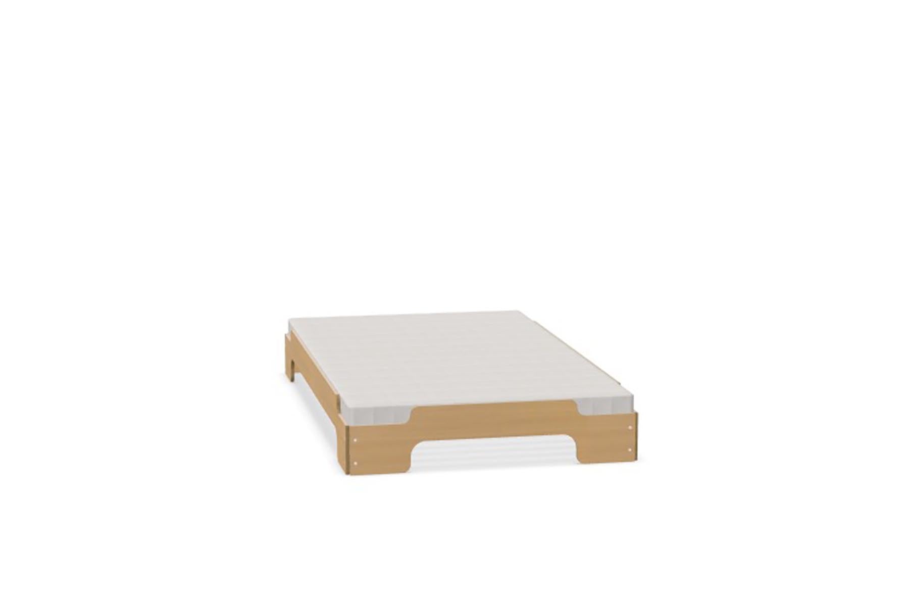 Platzsparende Stapelliege Komfort: Innovatives Design von Müller.