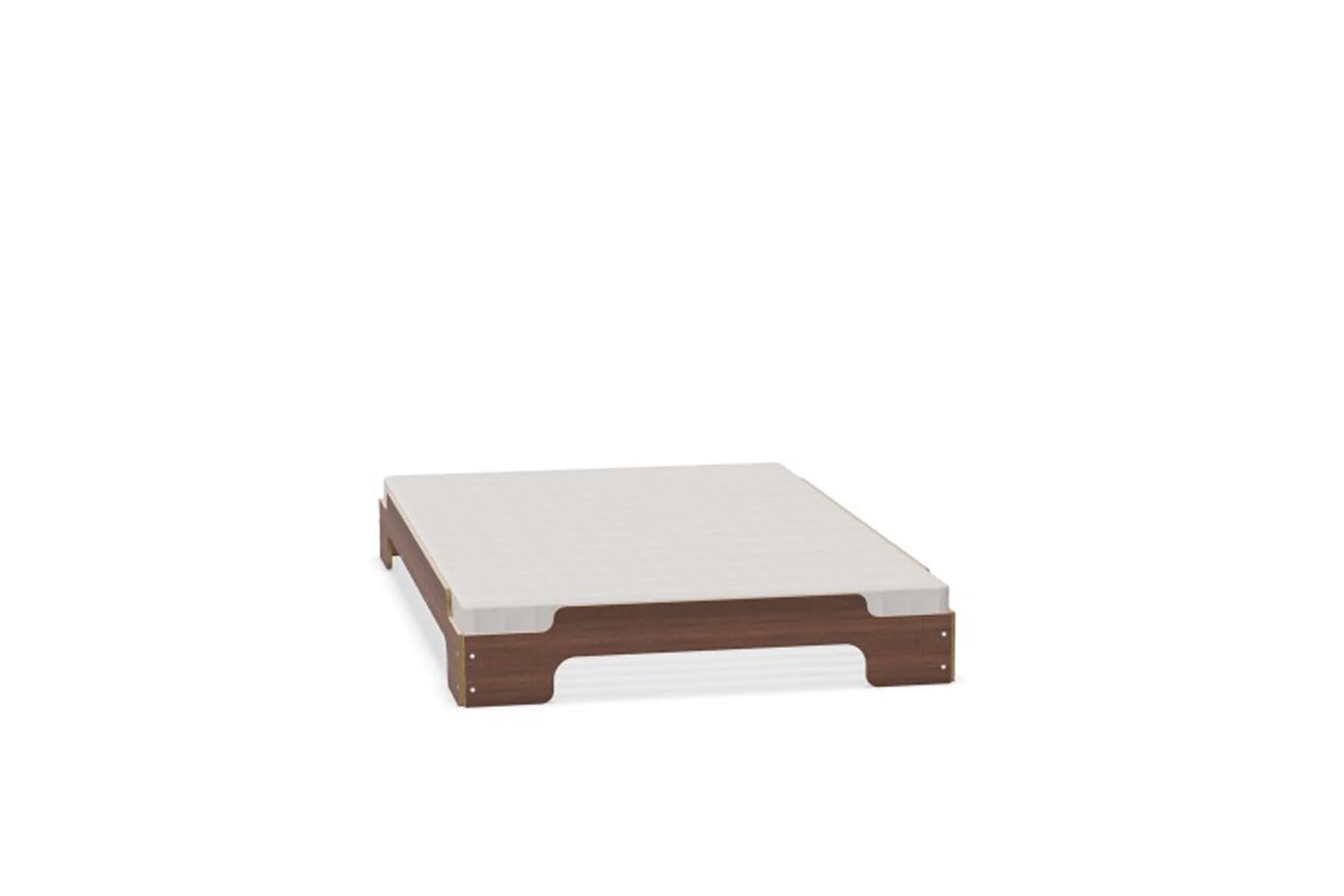 Platzsparende Stapelliege Komfort: Innovatives Design von Müller.