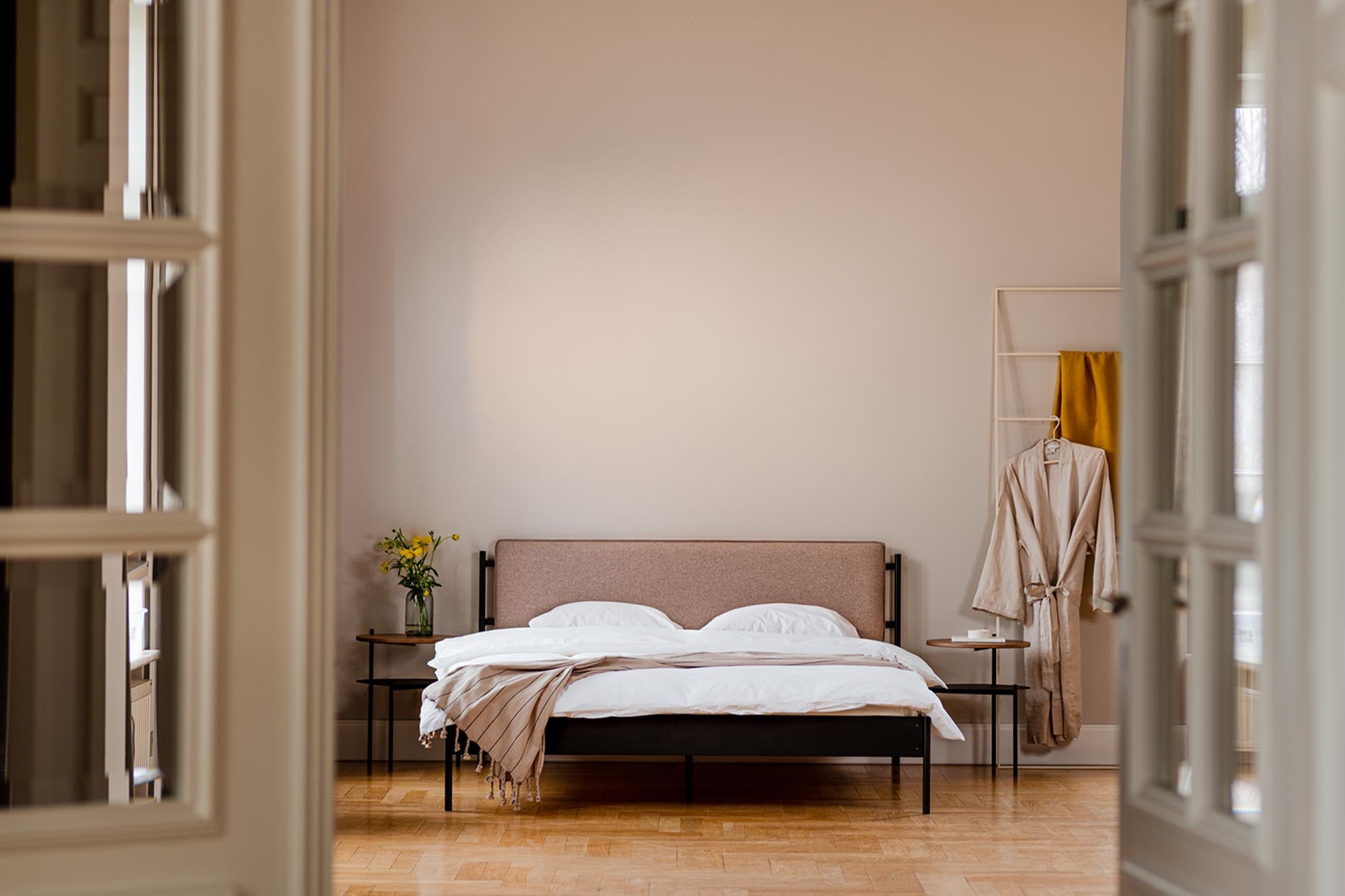 Eton Bett Basic: Stilvolles Design und hochwertige Materialien für ein traumhaftes Schlafzimmer. Perfekt kombinierbar mit Matratzen und Bettwäsche.