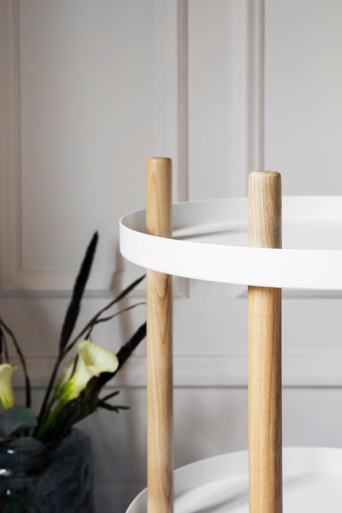 Block Tisch rund in präsentiert im Onlineshop von KAQTU Design AG. Servierwagen ist von Normann Copenhagen