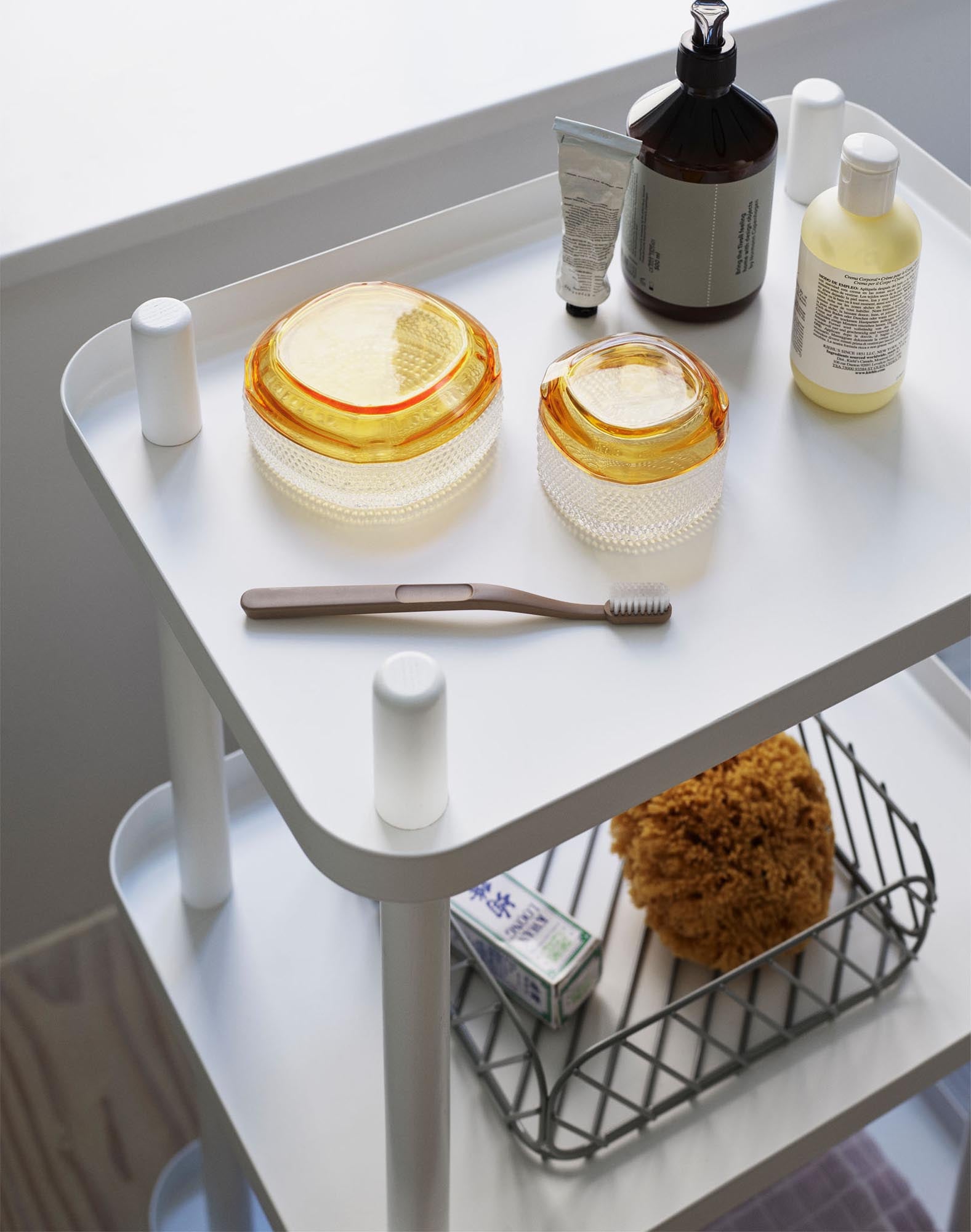 Vielseitiges Block Regal von Normann Copenhagen für stilvolle Ordnung.