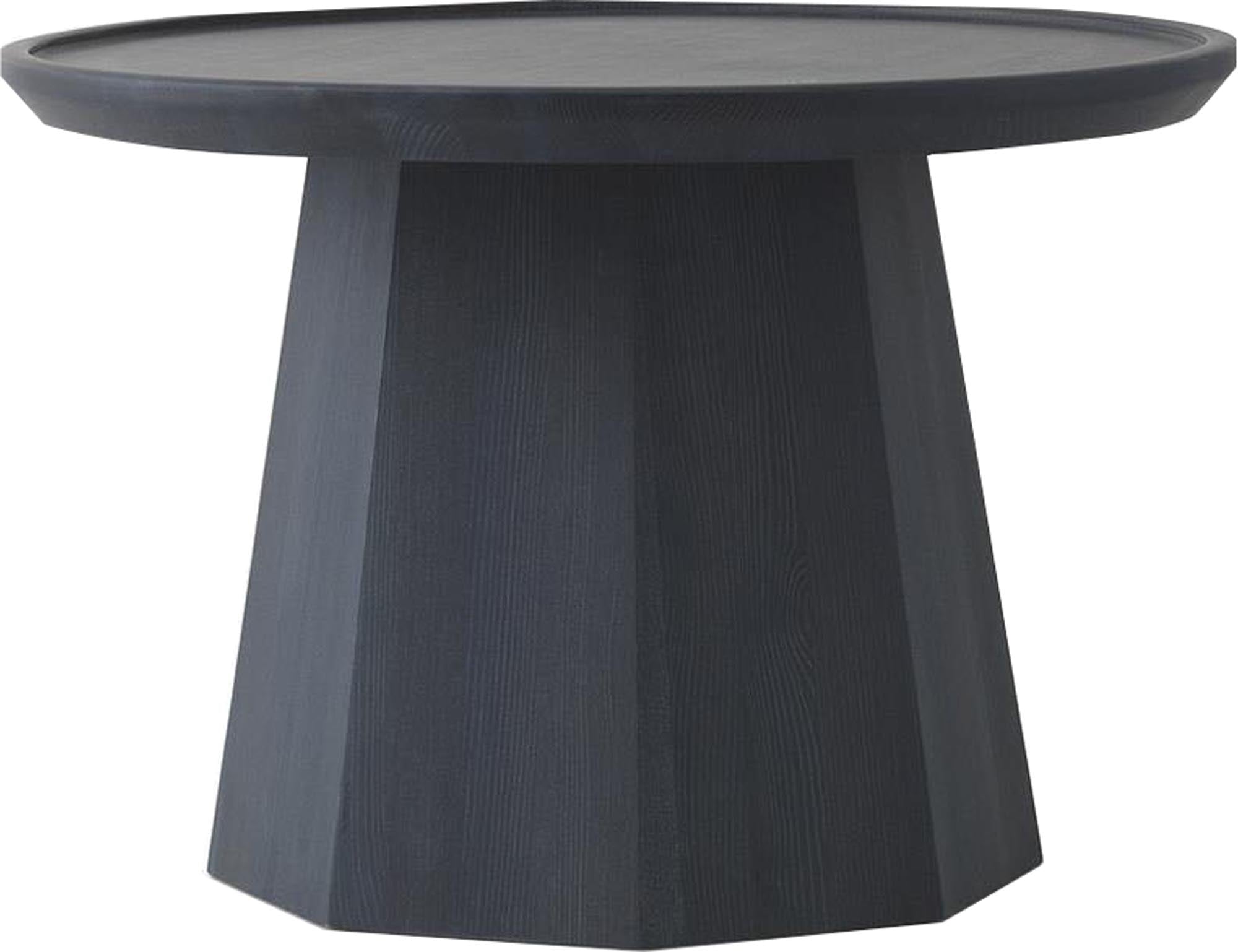 Pine Tisch Large: Minimalistisches Design trifft nordische Raffinesse.