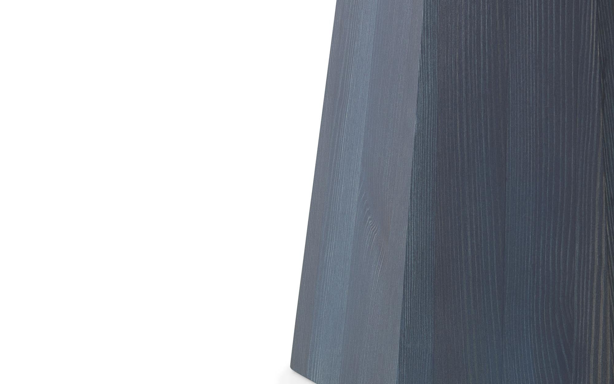 Pine Tisch Large: Minimalistisches Design von Normann Copenhagen.