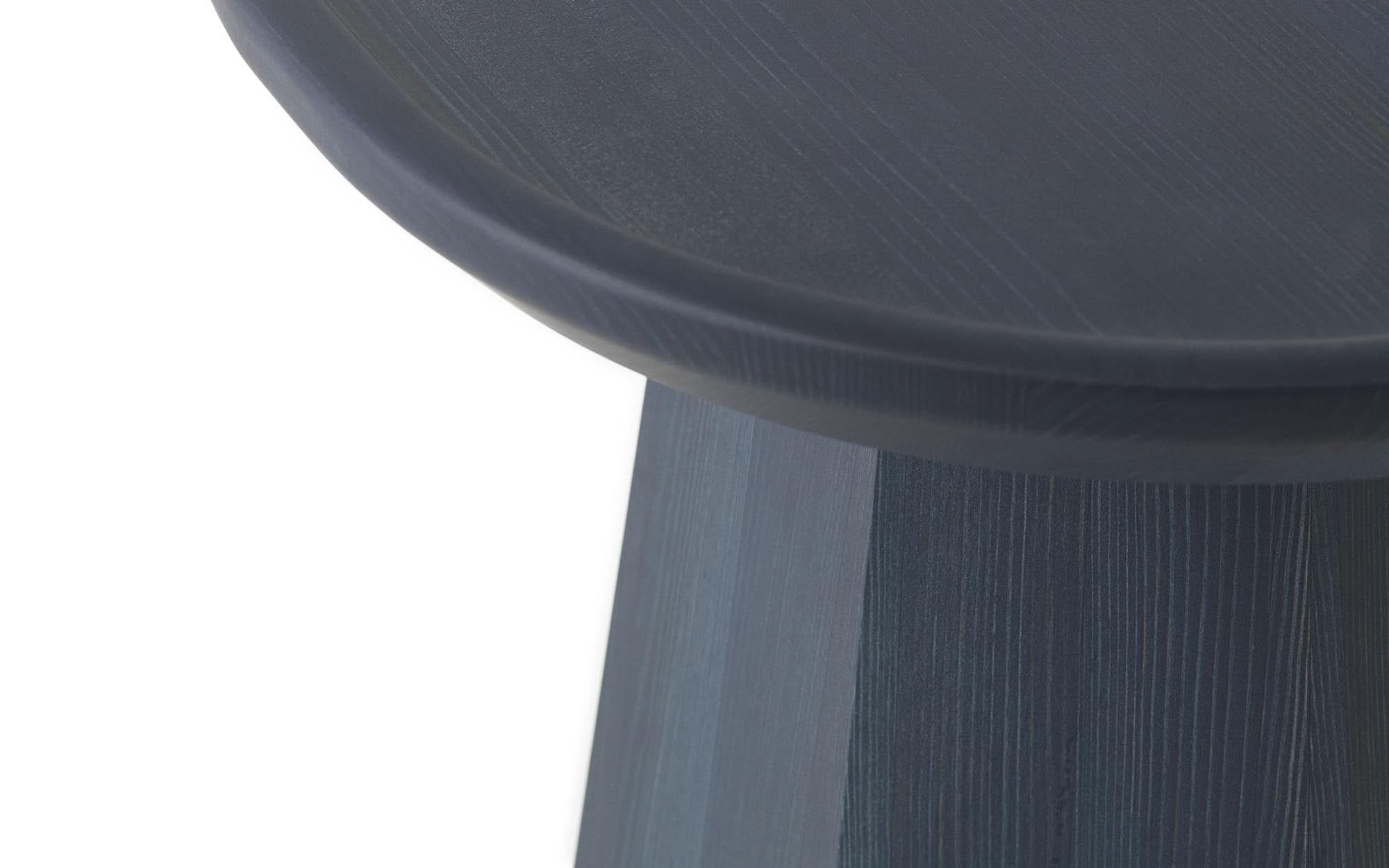 Pine Tisch Large: Minimalistisches Design trifft nordische Raffinesse.