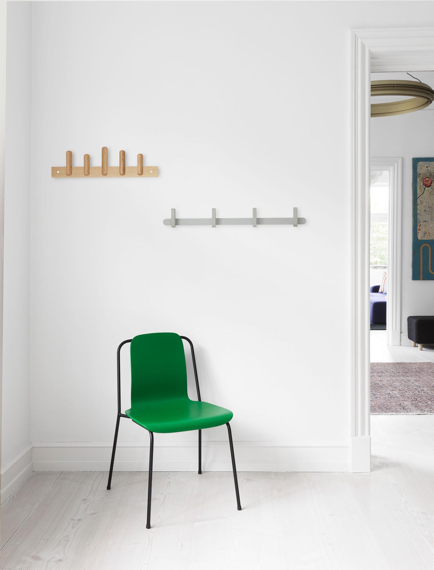 Moderner Studio Stuhl von Normann Copenhagen aus Holz und Metall.