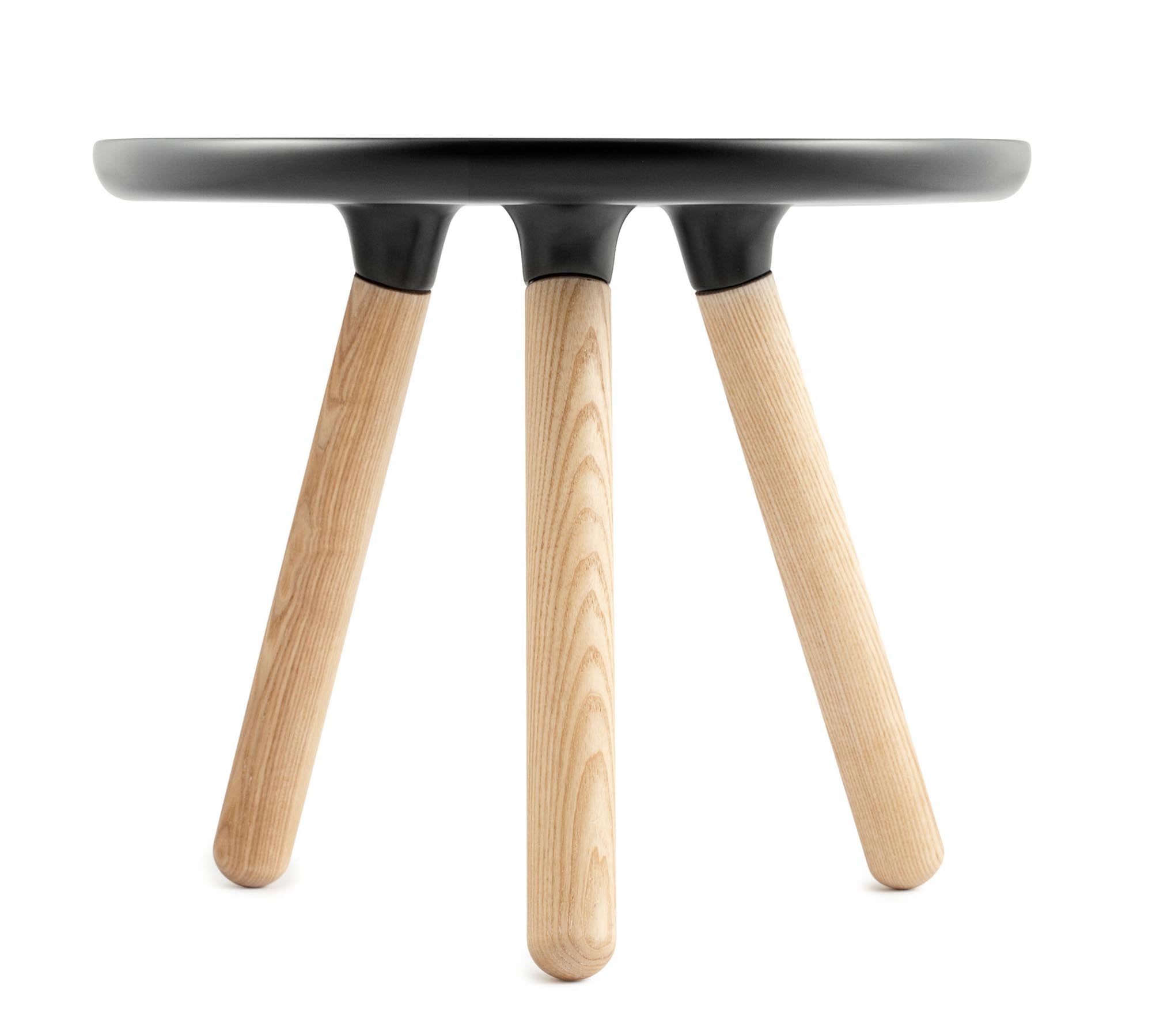 Kompakter Tablo Tisch: Zeitloses Design von Normann Copenhagen.