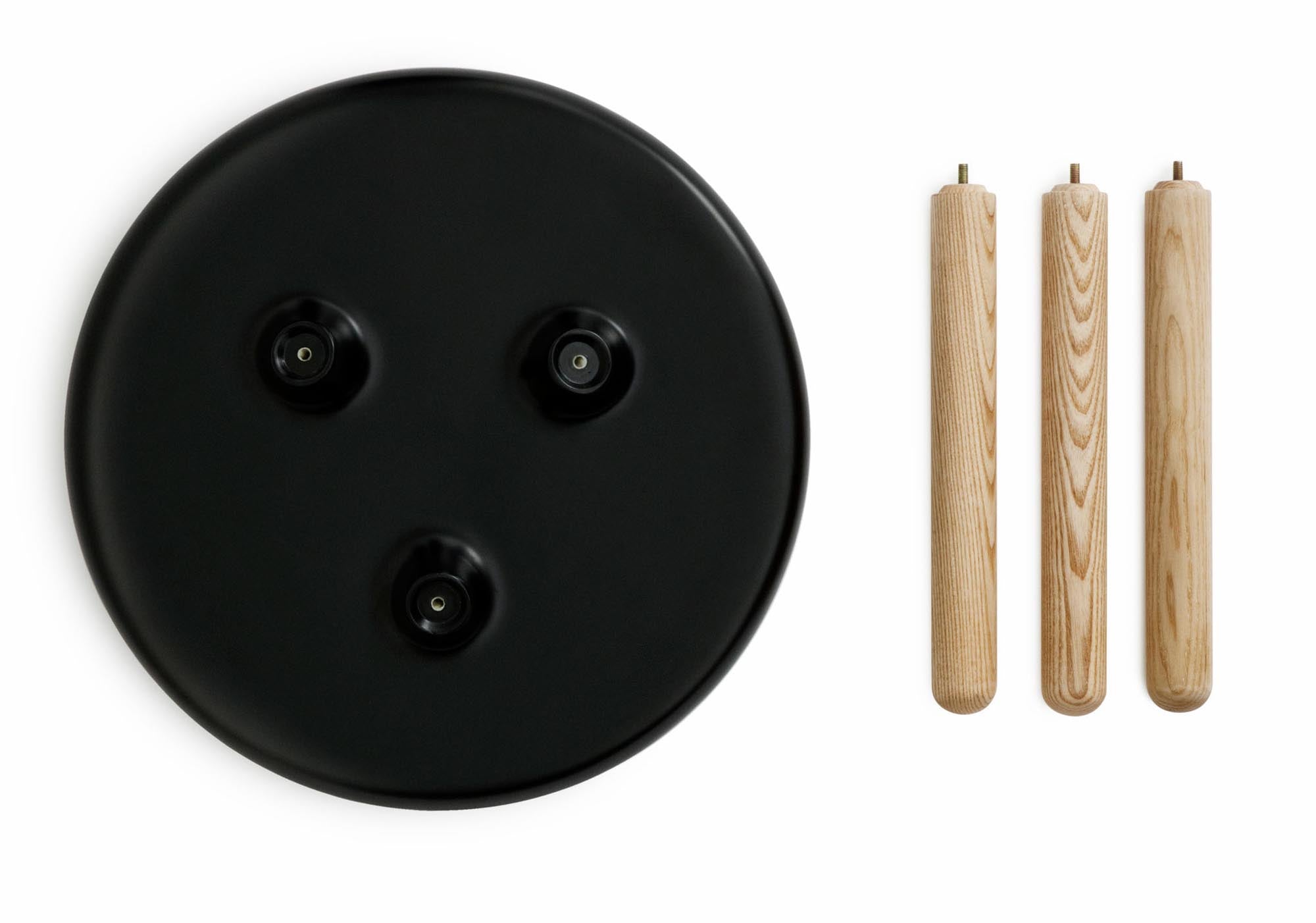 Grosser Tablo Tisch: Minimalistisches Design von Normann Copenhagen.