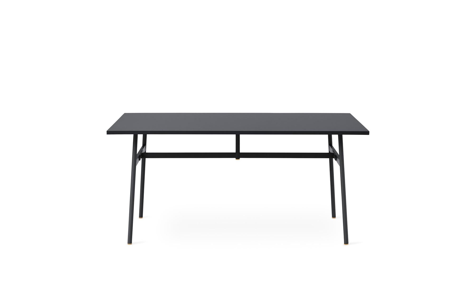 Union Tisch von Normann Copenhagen: Stilvoller Mittelpunkt für Räume.