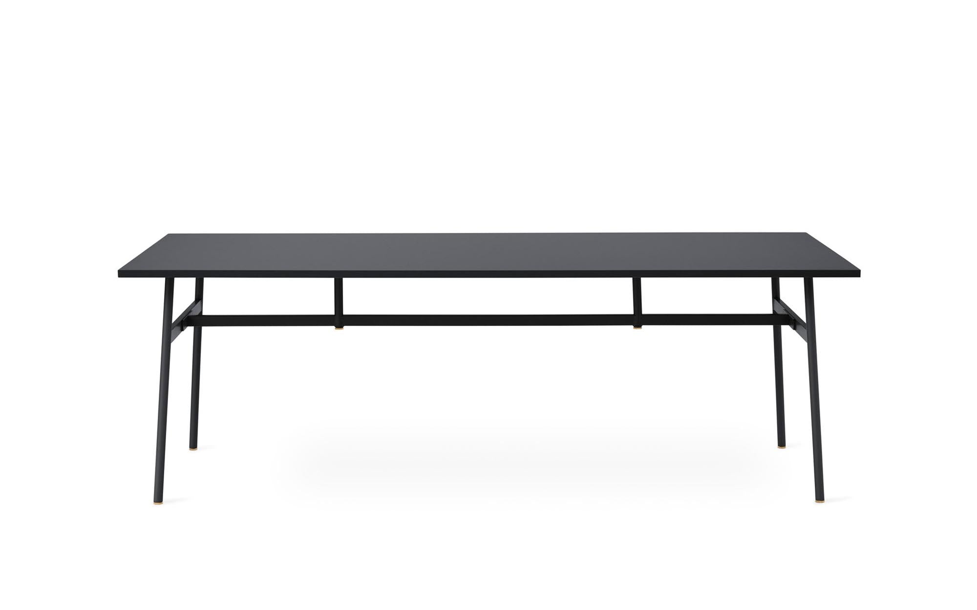 Entdecken Sie den Union Tisch 180 x 90 cm in Schwarz von Normann Copenhagen – ein eleganter, vielseitiger Tisch für jeden Raum.