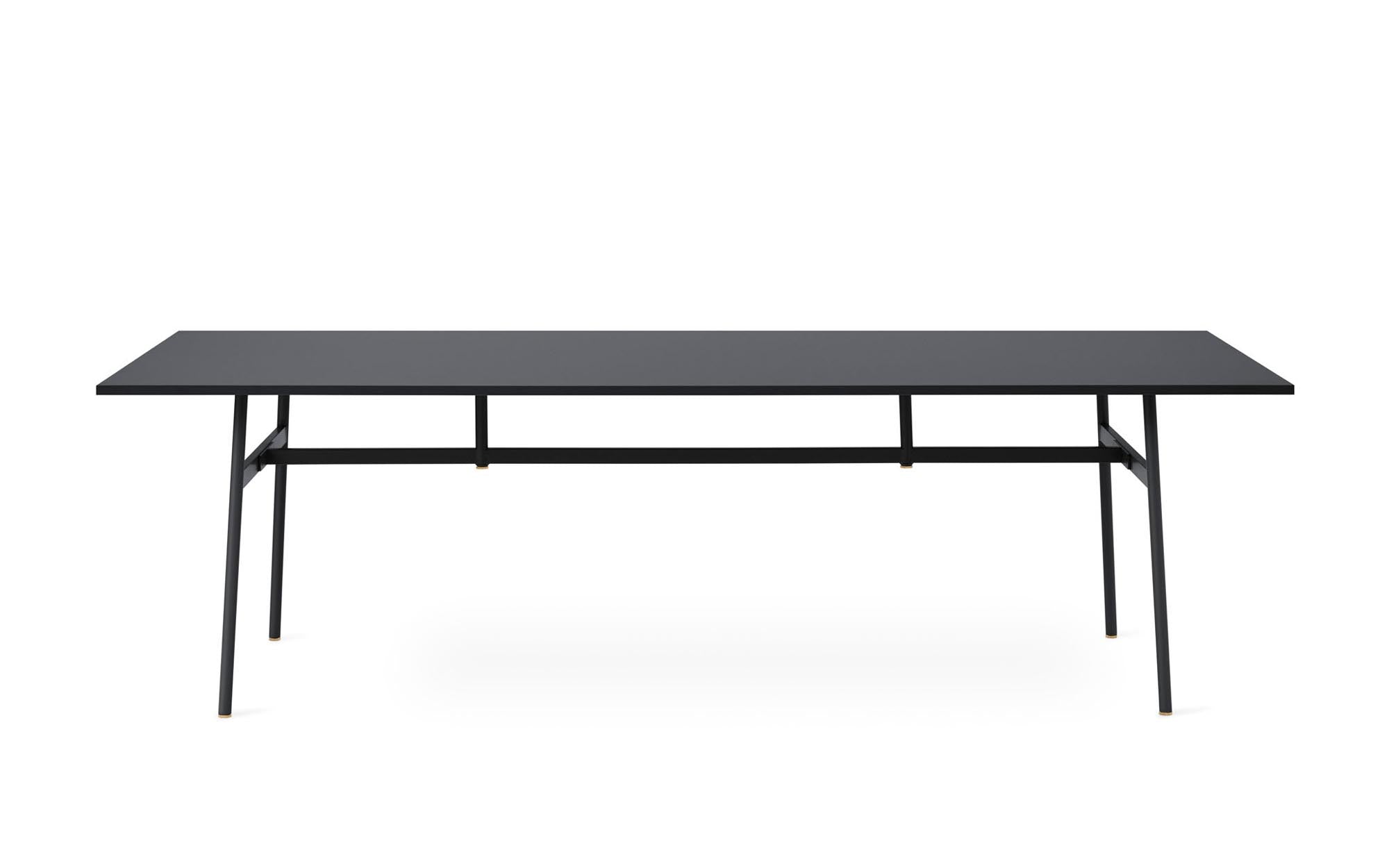 Erleben Sie den Union Tisch von Normann Copenhagen – ein elegantes Designhighlight, das Funktionalität und Ästhetik perfekt kombiniert.