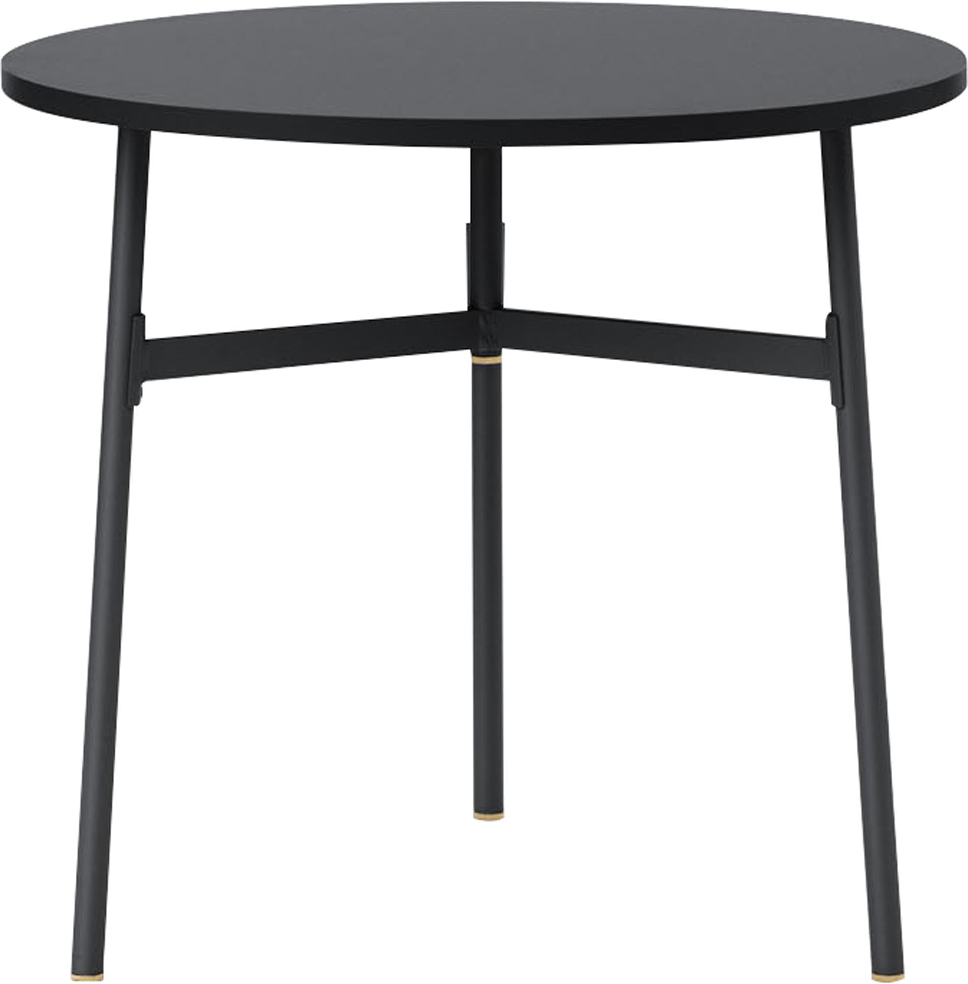 Entdecken Sie den runden Union Tisch von Normann Copenhagen – ein stilvolles Möbelstück, das Eleganz und Funktionalität in jeden Raum bringt.