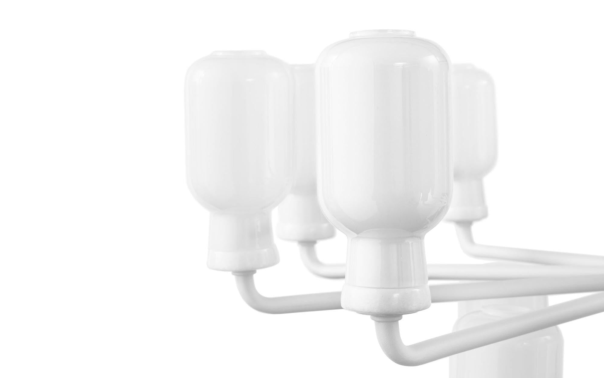 Moderner Amp Kronleuchter klein EU von Normann Copenhagen.