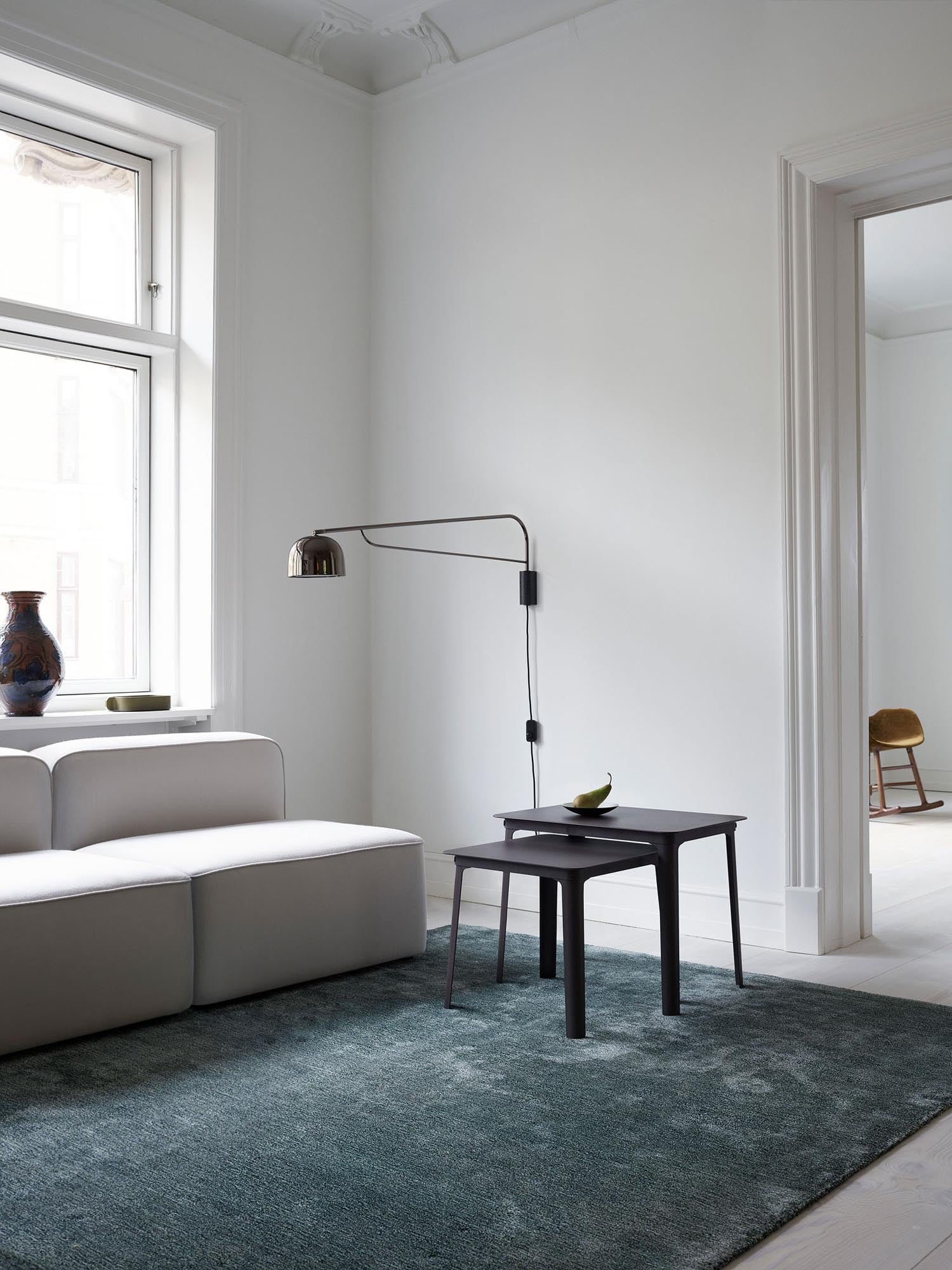 Elegante Grant Wandlampe 111 cm: Zeitloses Design von Normann Copenhagen.