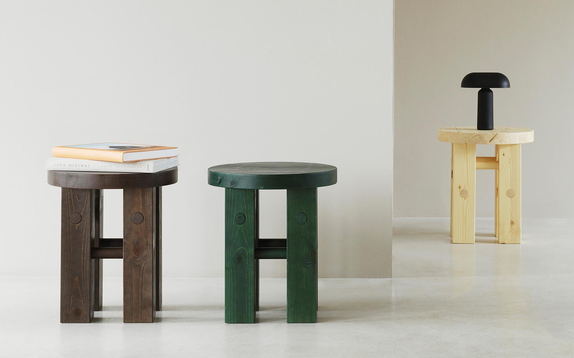 Fyr Hocker: Skandinavische Schlichtheit trifft auf Funktionalität.