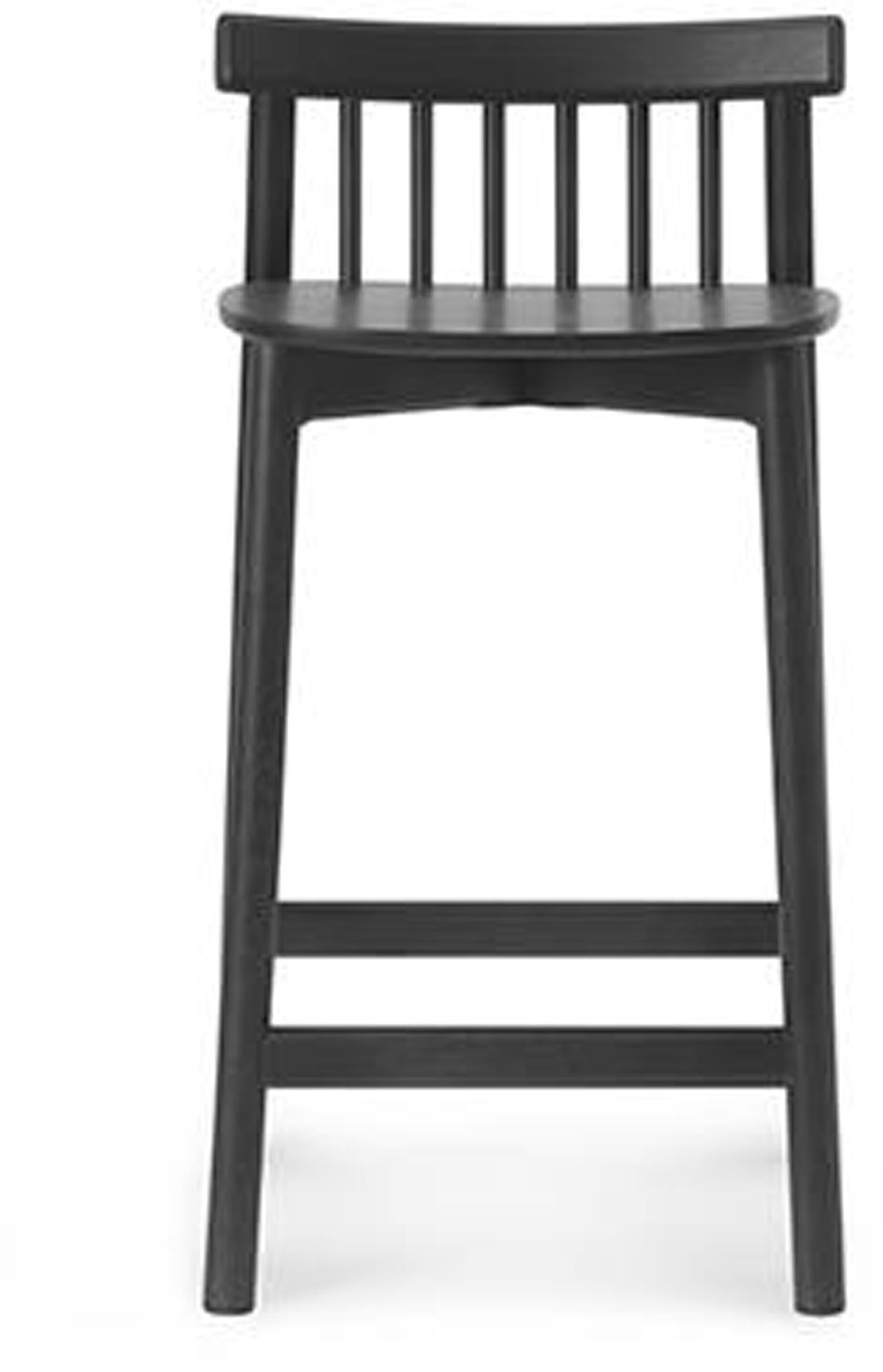 Pind Barhocker: Skandinavische Eleganz aus edlem Eschenholz.