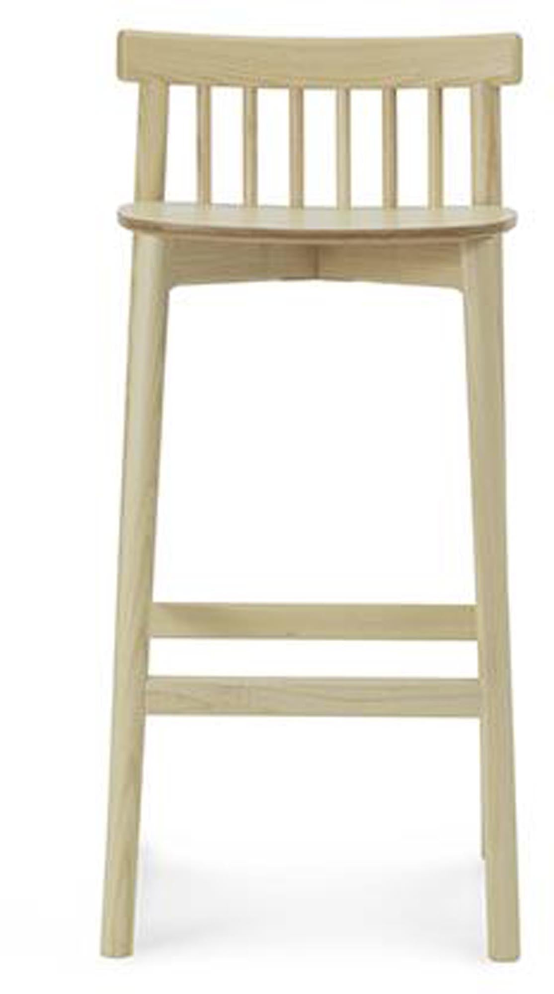 Pind Barhocker: Minimalistisches Design aus feinem Eschenholz.