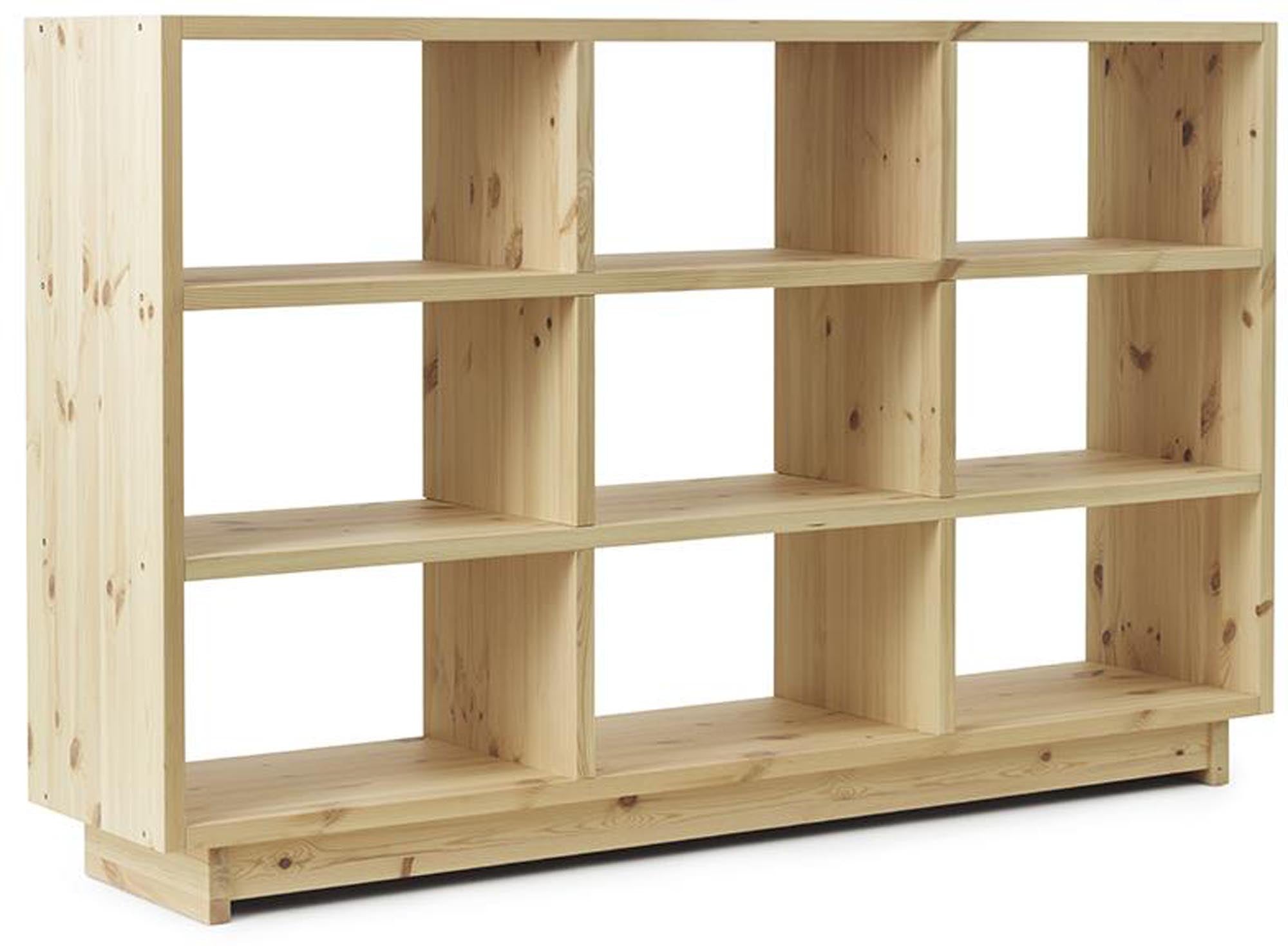 Elegantes Plank Regal: Stilvolle Aufbewahrung im skandinavischen Look.