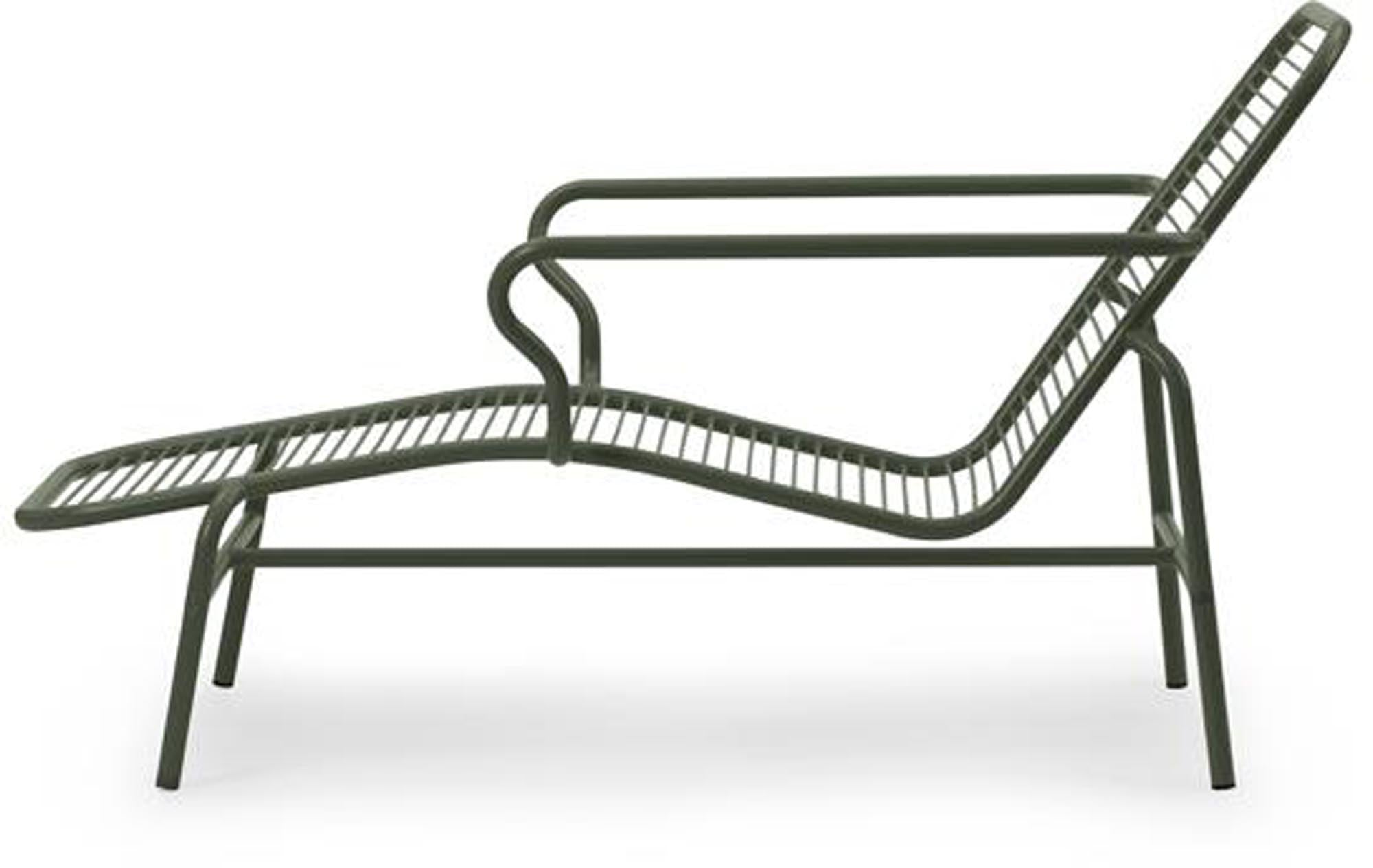 Vig Liegestuhl von Normann Copenhagen: Elegantes Design trifft auf höchsten Komfort für entspannte Stunden im skandinavischen Stil.