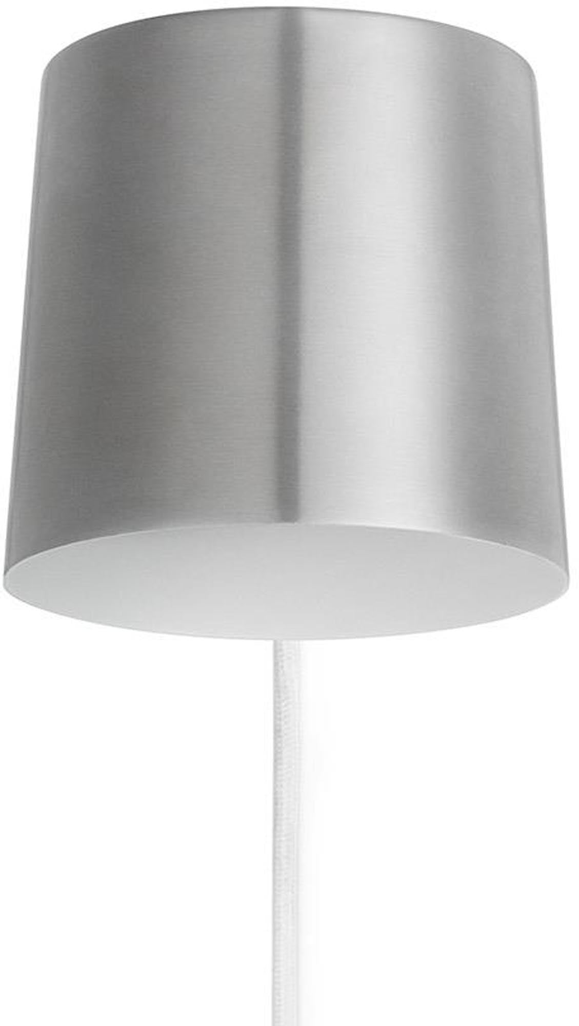 Erleben Sie die Rise Wandleuchte EU Edelstahl von Normann Copenhagen – eine harmonische Verbindung aus modernem Design und vielseitiger Beleuchtung für jeden Raum.