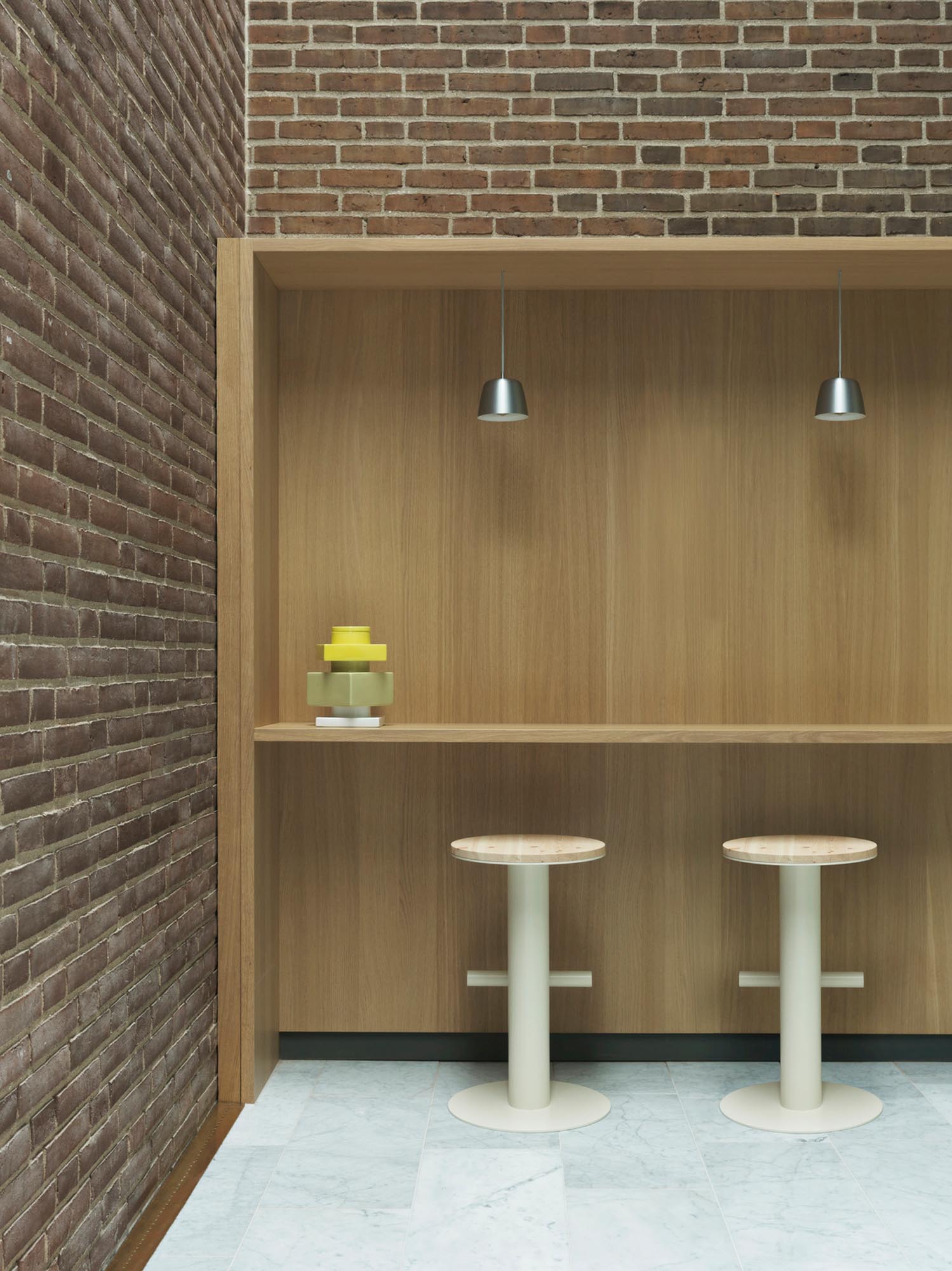 Tub Leuchte EU: Skandinavisches Design trifft auf moderne Eleganz.