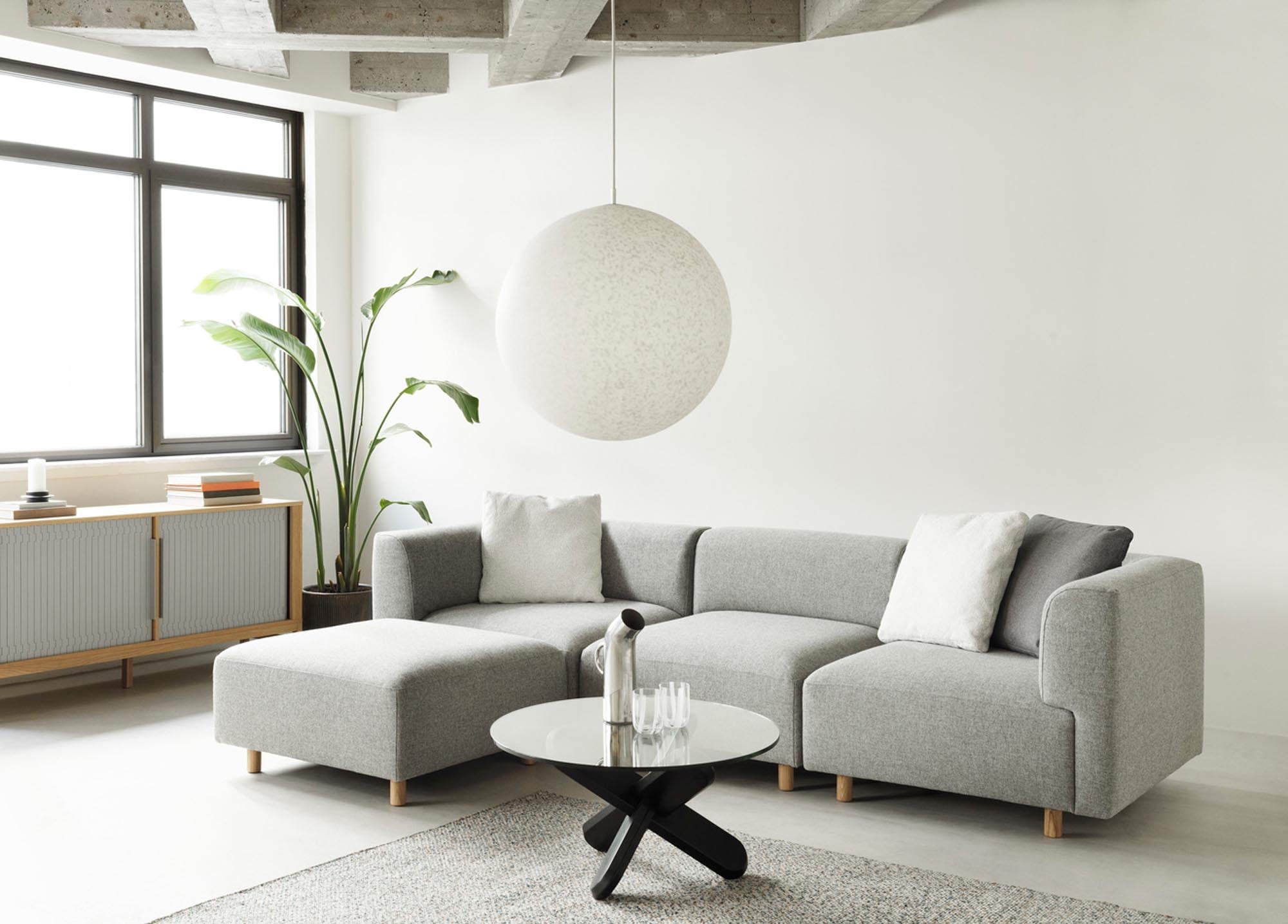 Entdecken Sie die Pix Deckenlampe von Normann Copenhagen – eine harmonische Verbindung aus zeitlosem Design und umweltfreundlicher Herstellung.