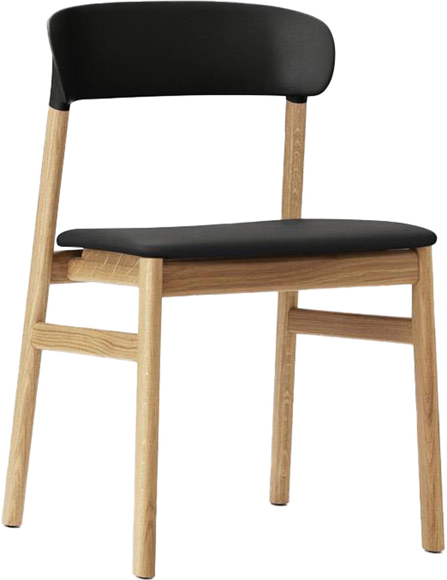 Der Herit Stuhl von Normann Copenhagen vereint dänische Tradition mit modernem Design, ideal für stilvolle und zeitlose Interieurs.