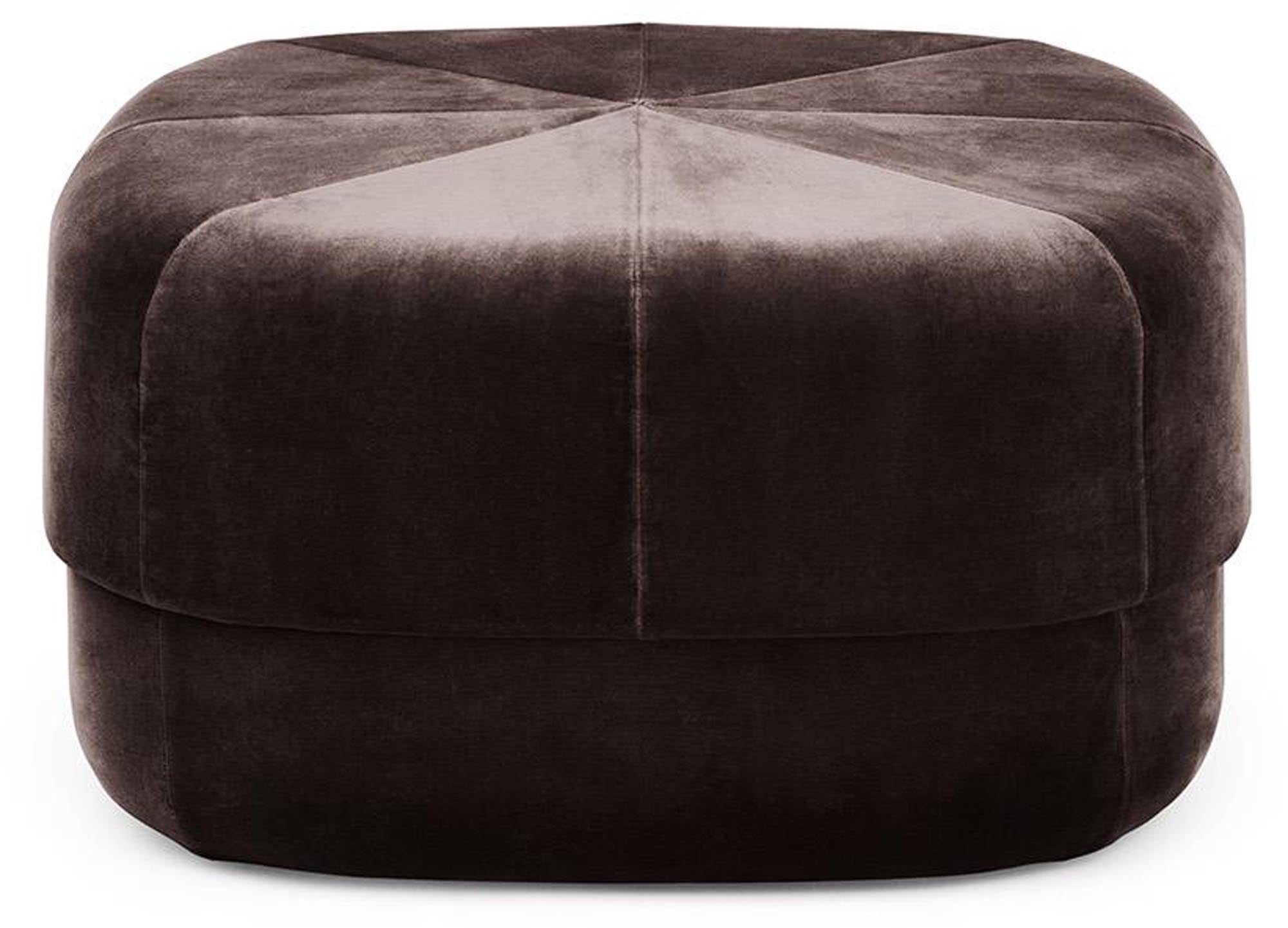 Circus Pouf Gross Coffee/Velour in  präsentiert im Onlineshop von KAQTU Design AG. Pouf ist von Normann Copenhagen