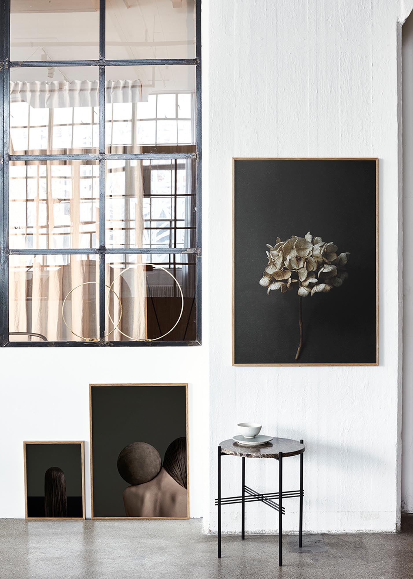 Still Life 04: Zeitlose Kunst für moderne Wohnräume von Paper Collective.