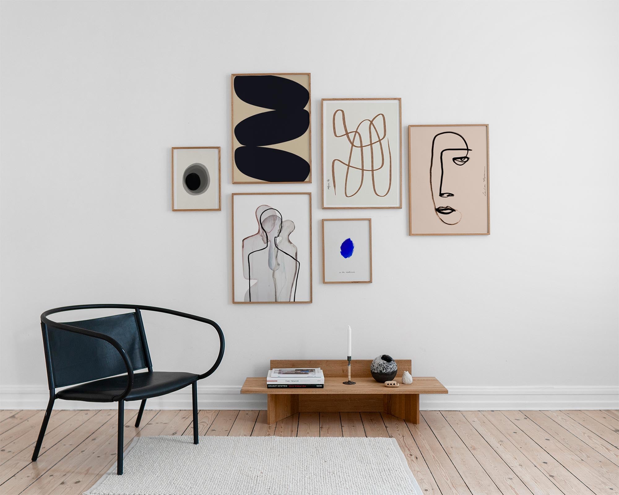 "Mother" Kunstdruck: Ausdruck von Stärke und Zärtlichkeit, der die besondere Verbindung zwischen Mutter und Kind feiert.